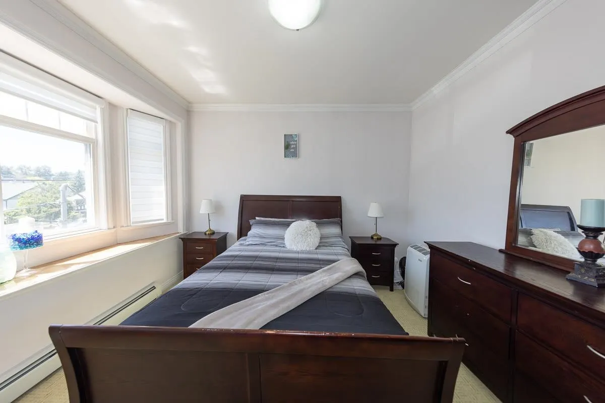 13869 Brentwood Crescent