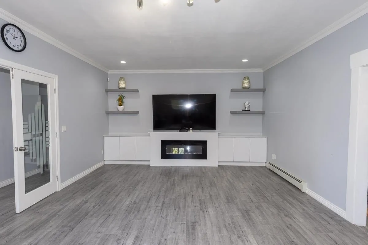 13869 Brentwood Crescent