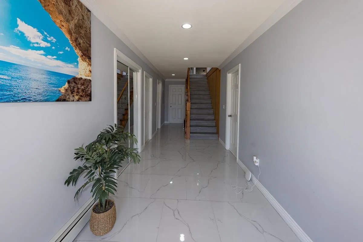 13869 Brentwood Crescent