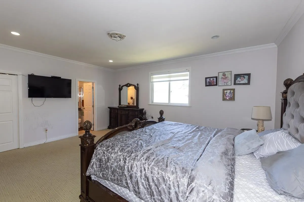 13869 Brentwood Crescent