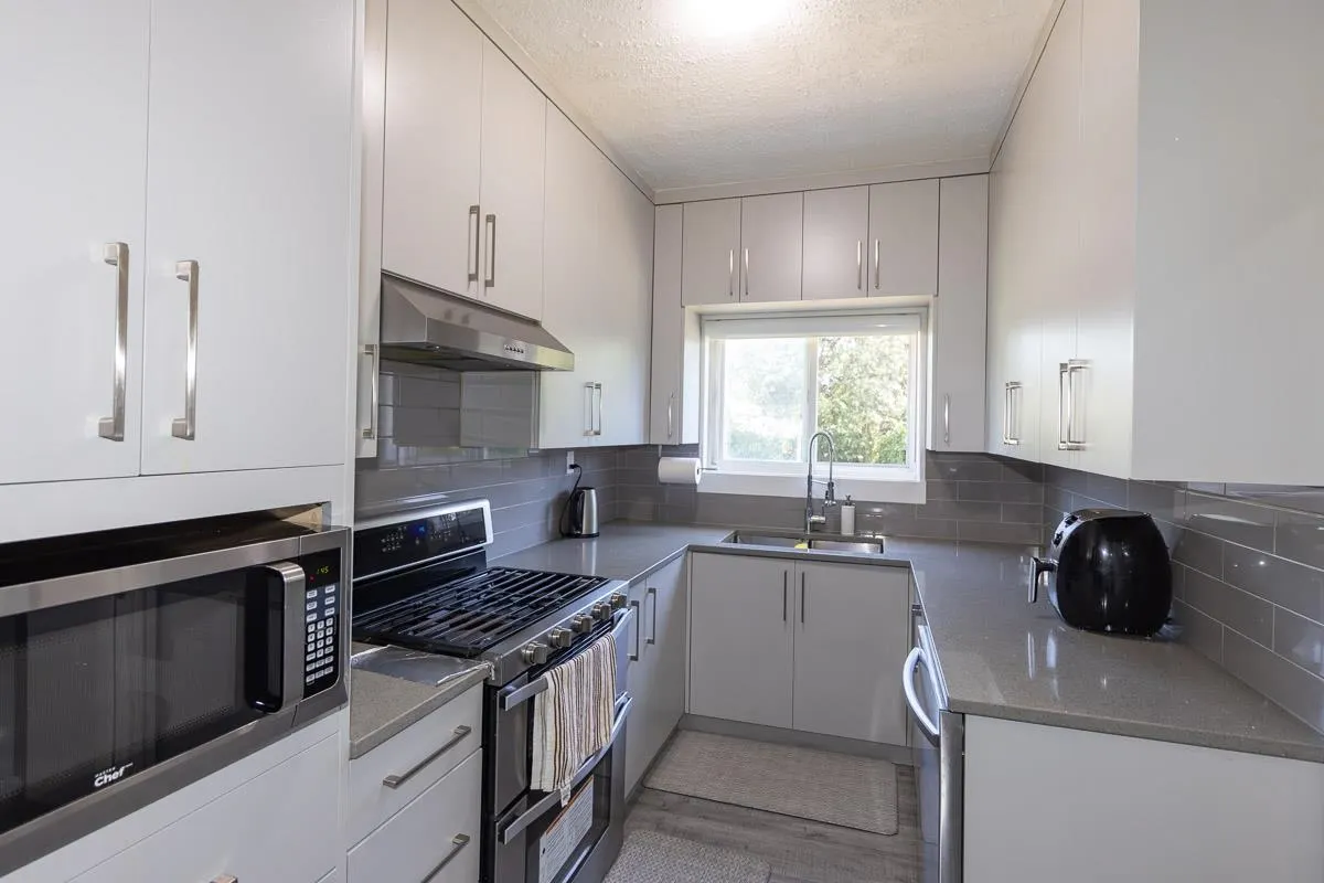 13869 Brentwood Crescent