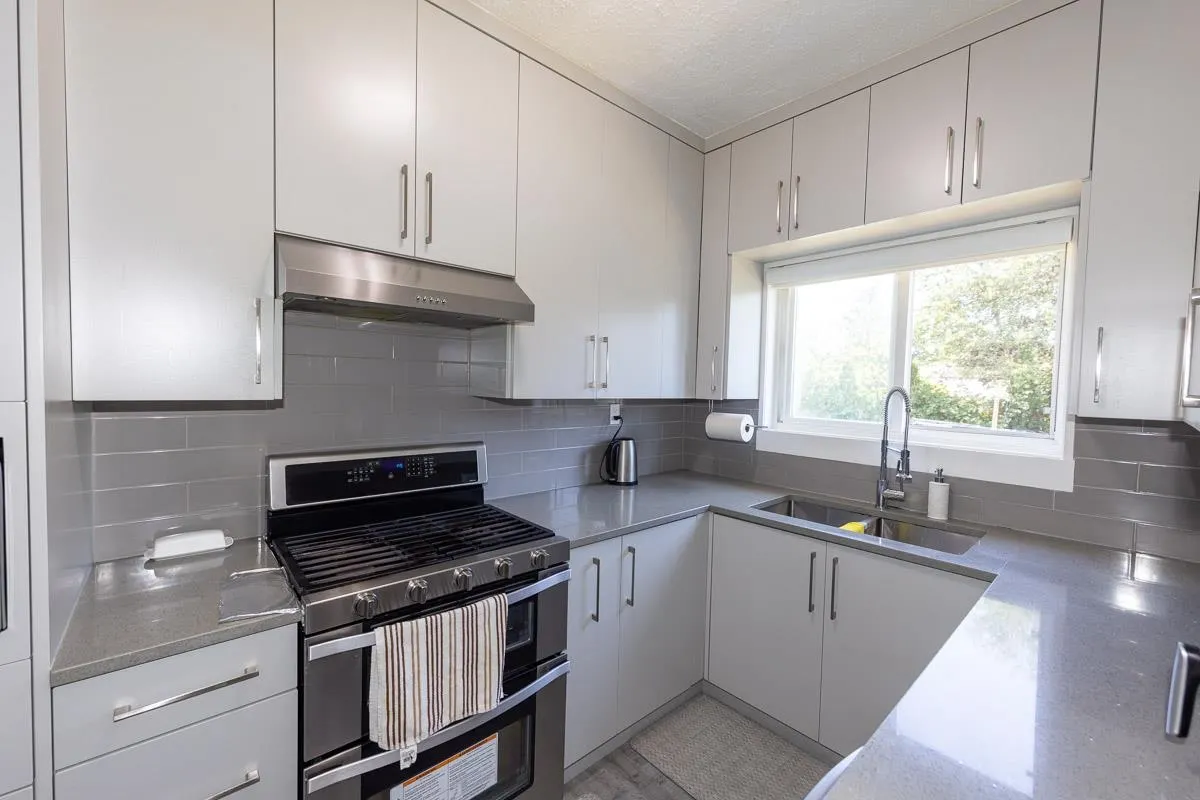 13869 Brentwood Crescent