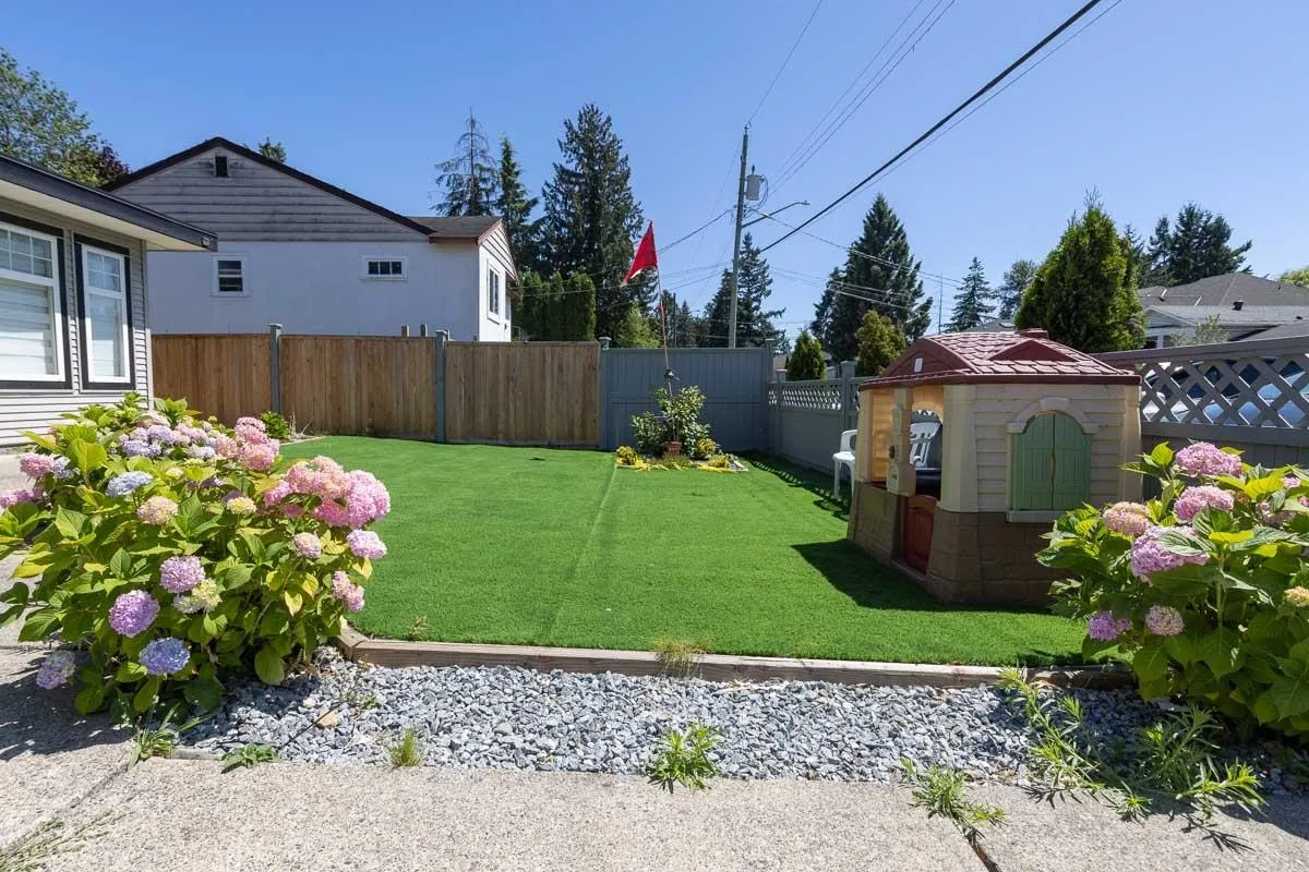 13869 Brentwood Crescent
