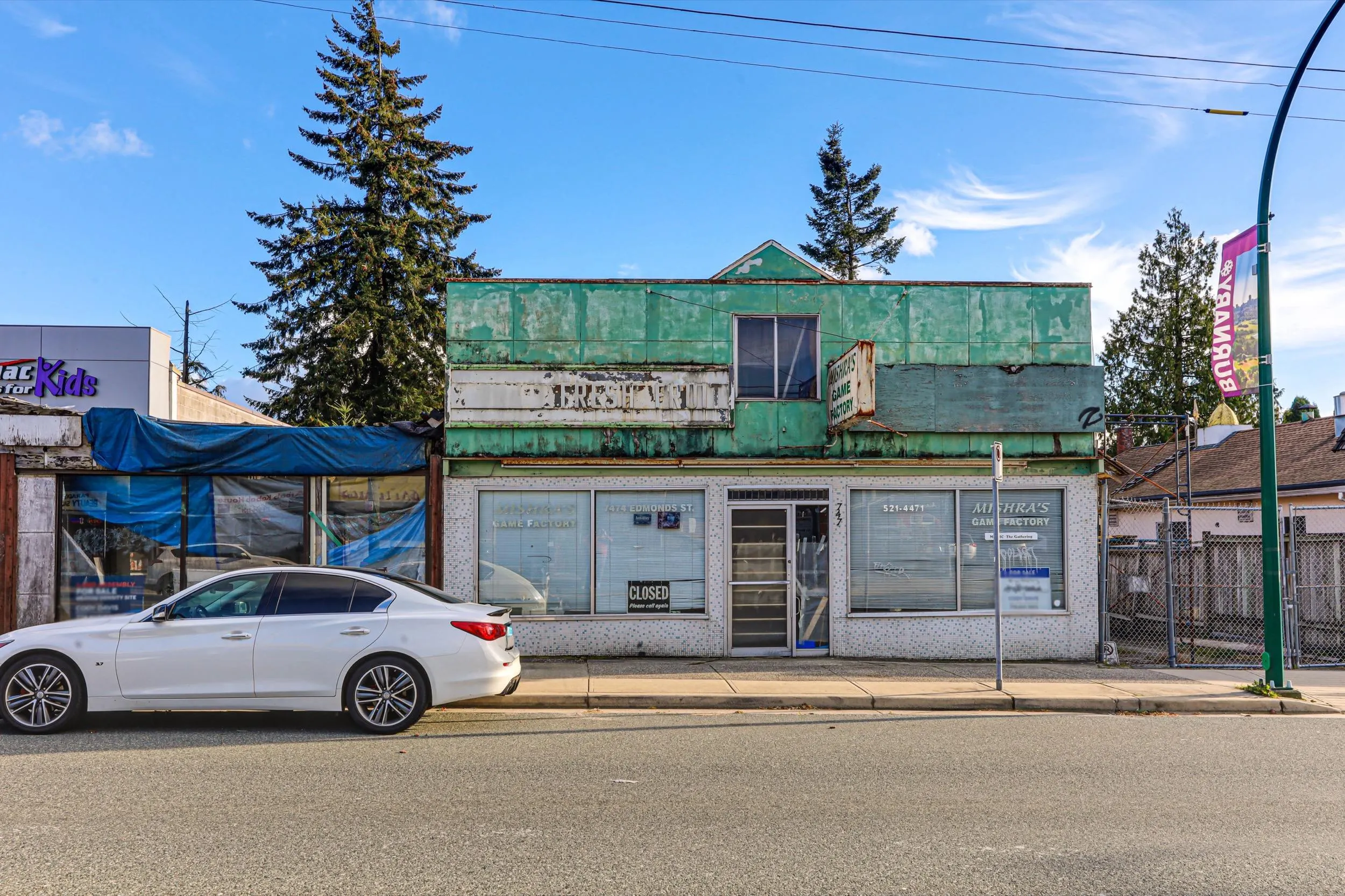 7474 Edmonds Street