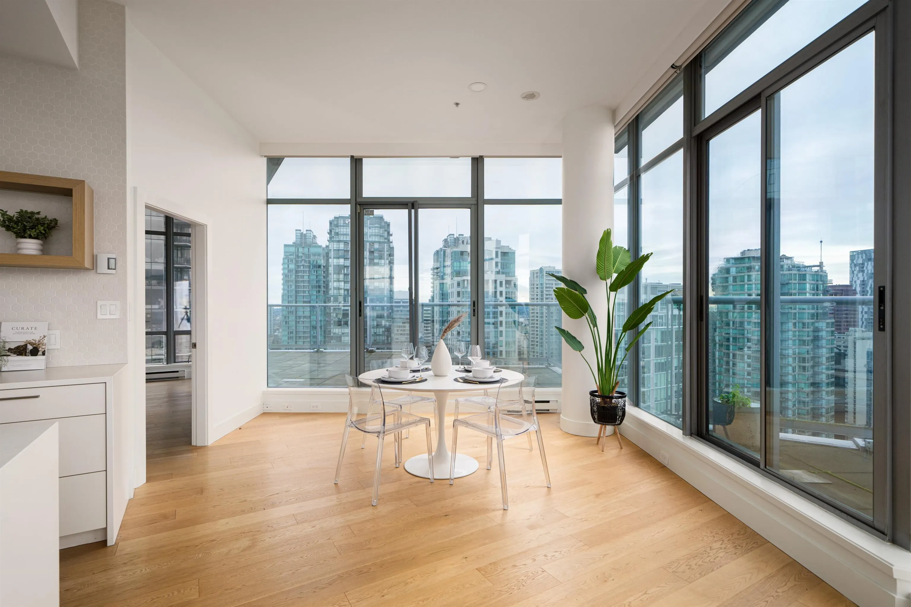 2901 1228 W Hastings Street