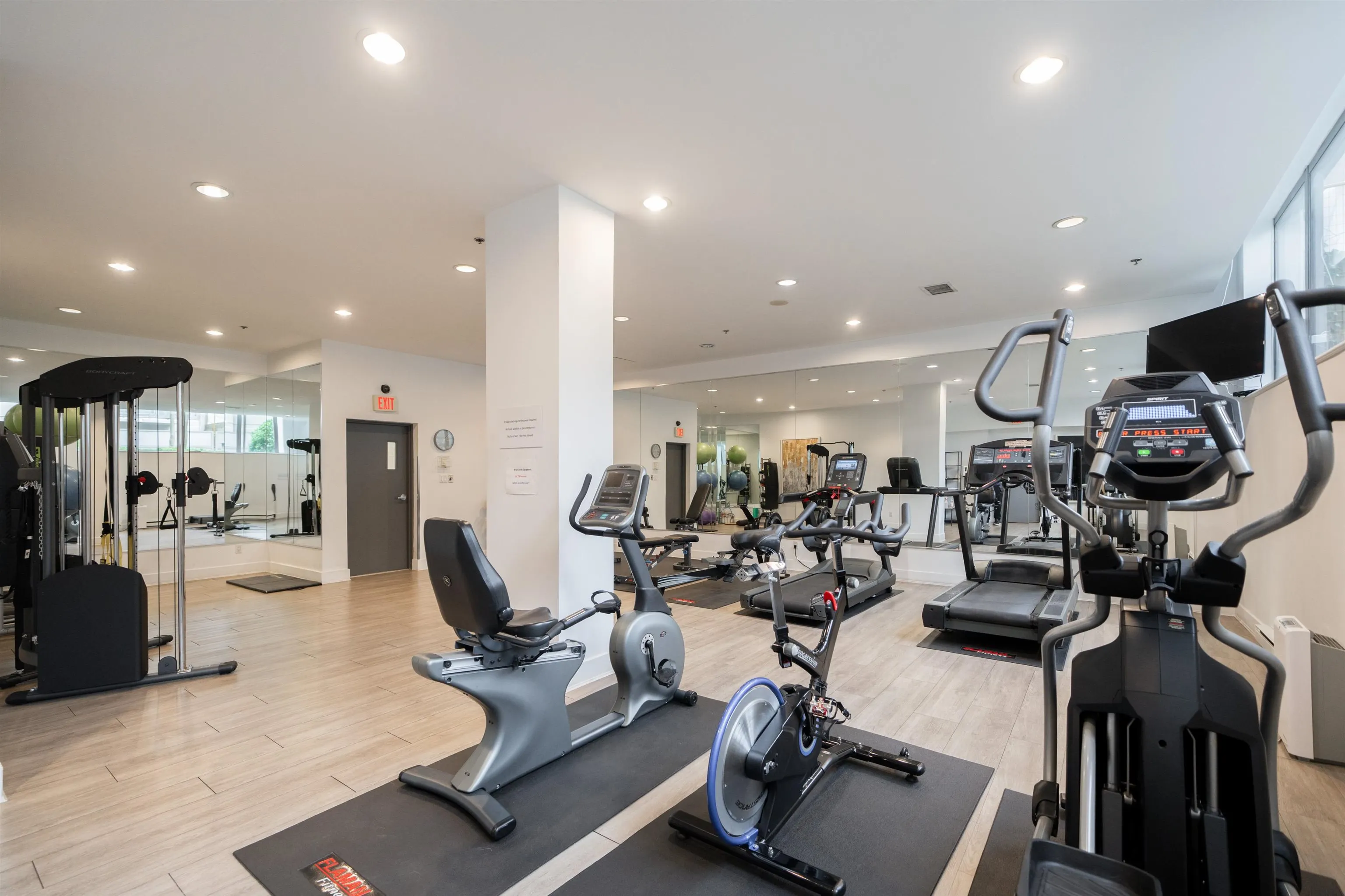 2901 1228 W Hastings Street