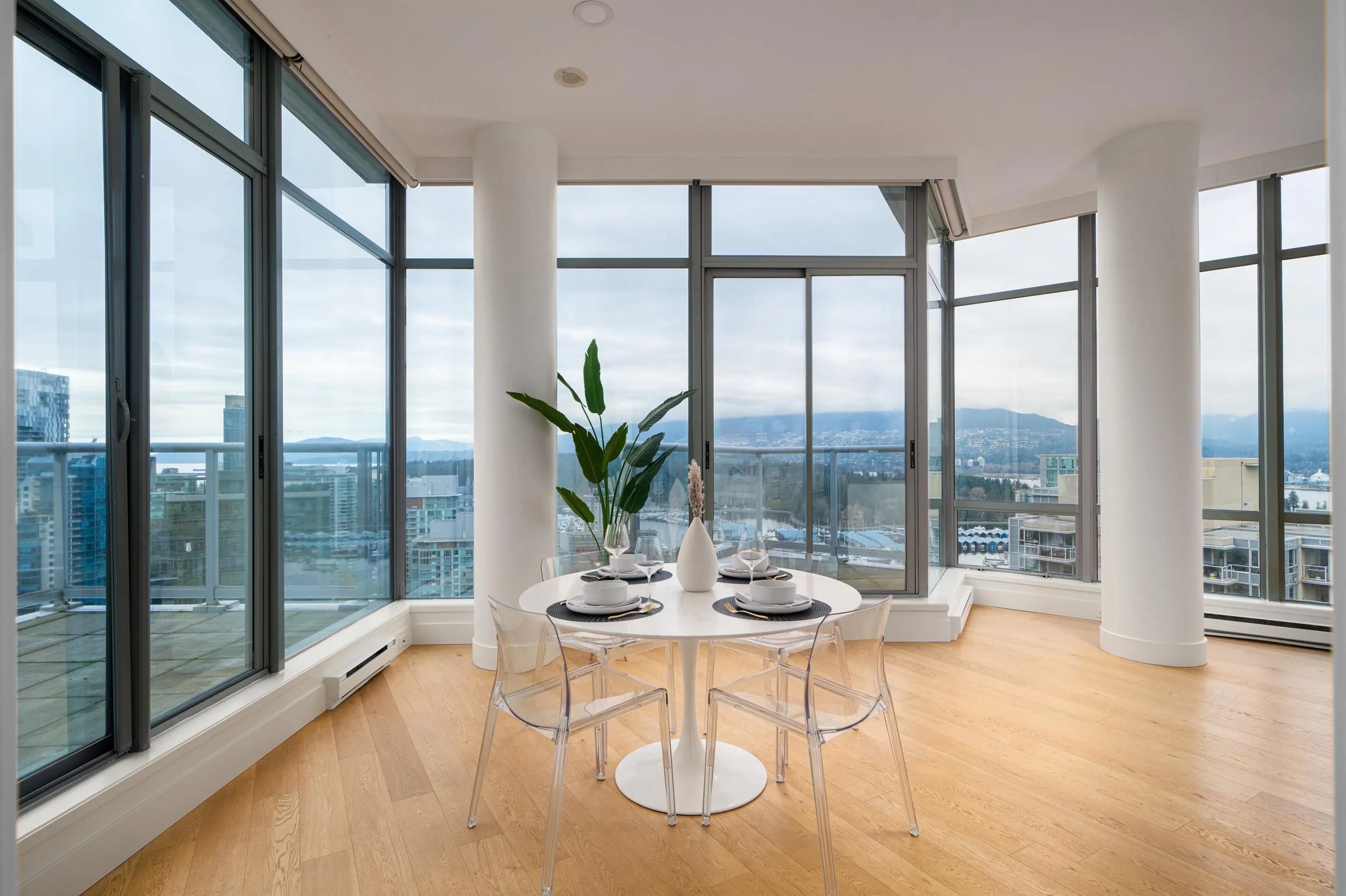 2901 1228 W Hastings Street