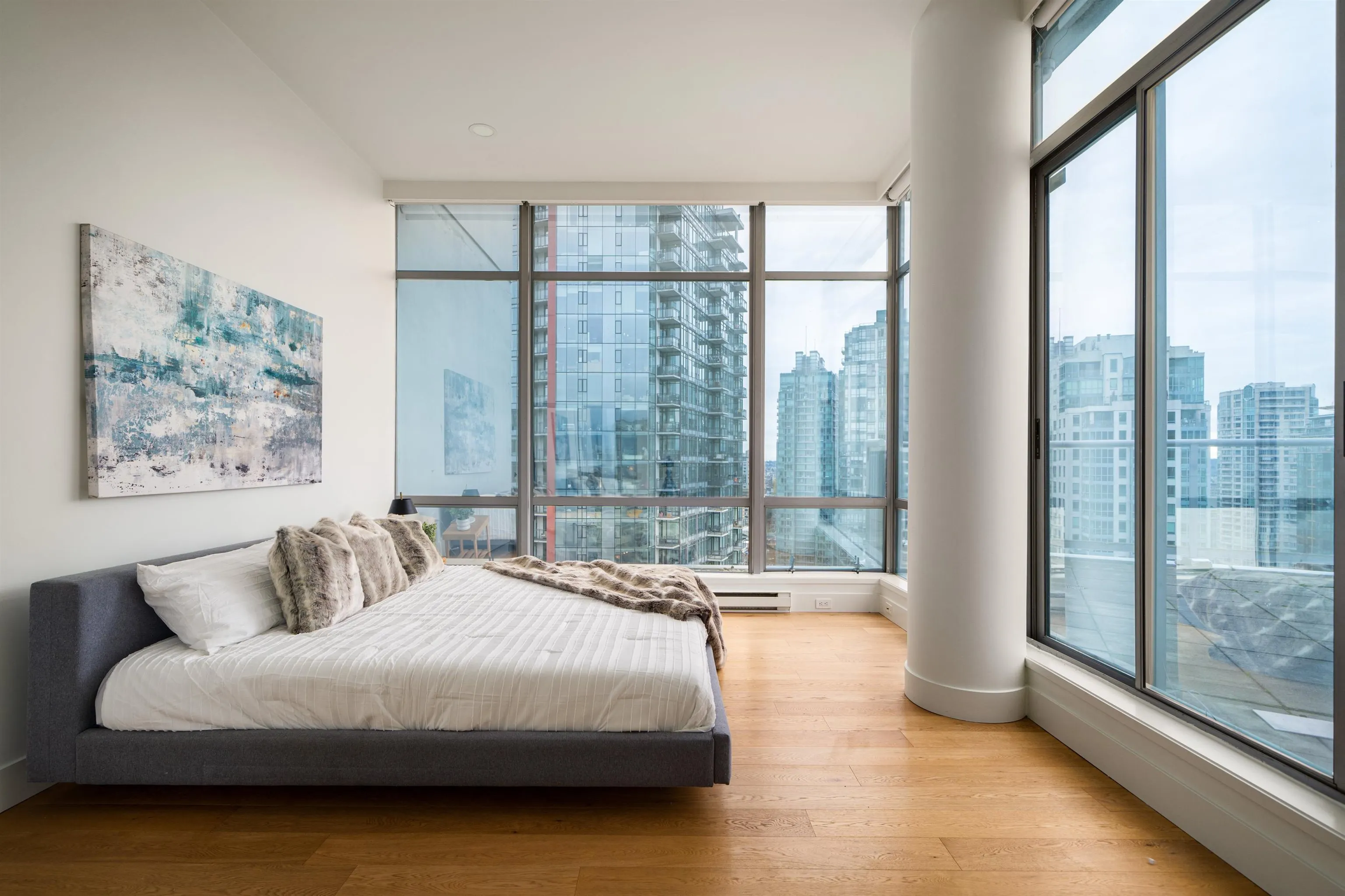 2901 1228 W Hastings Street
