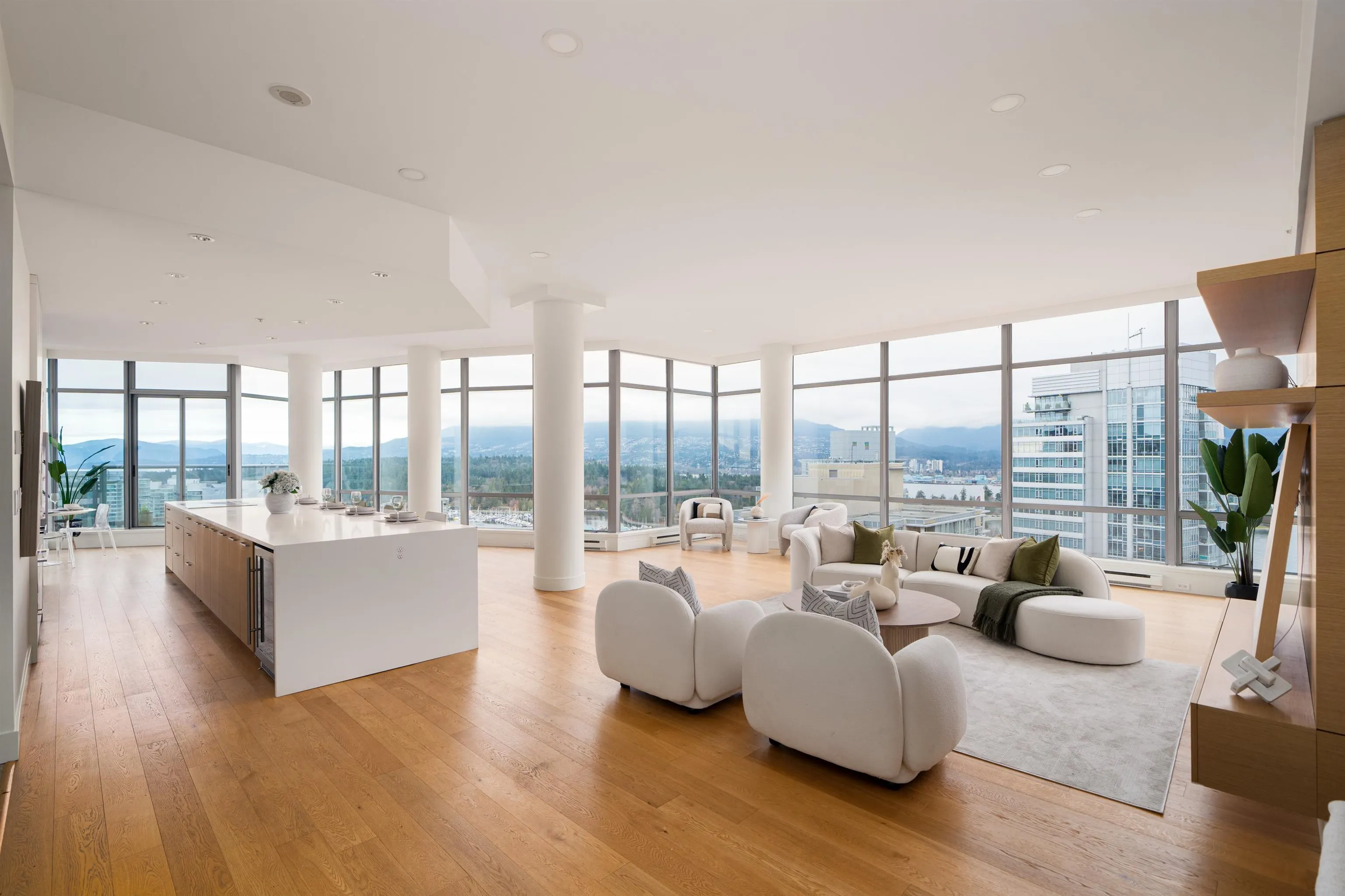 2901 1228 W Hastings Street