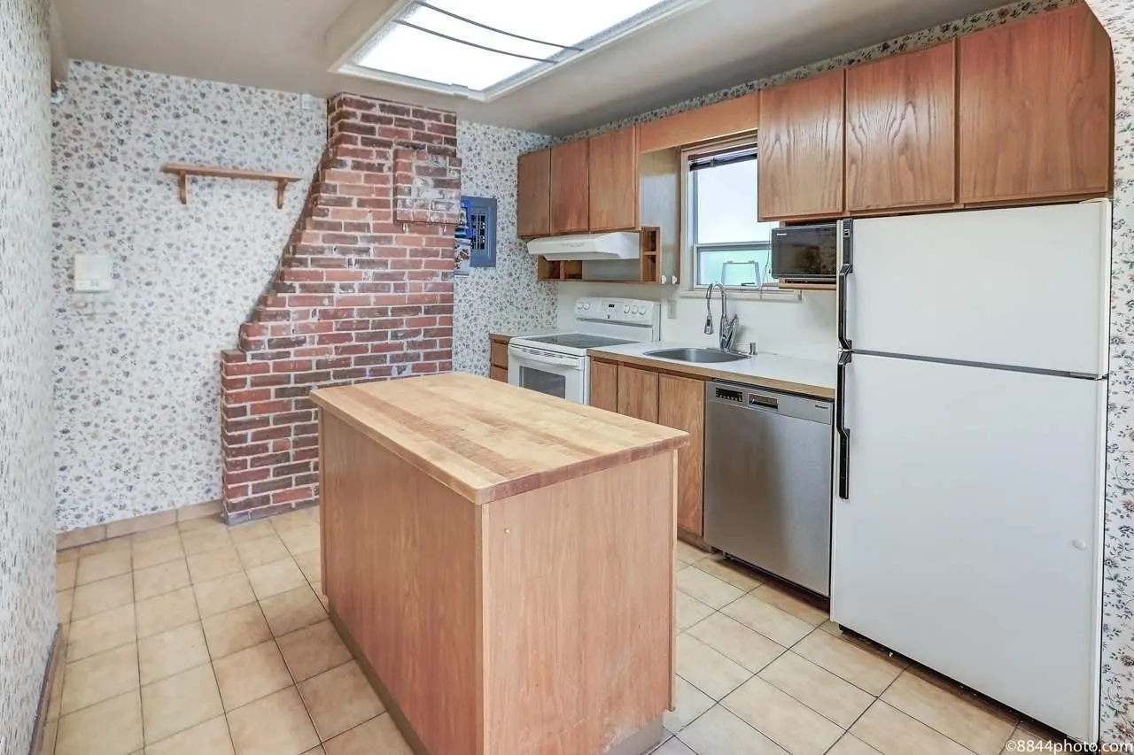 3870 W 17th Avenue
