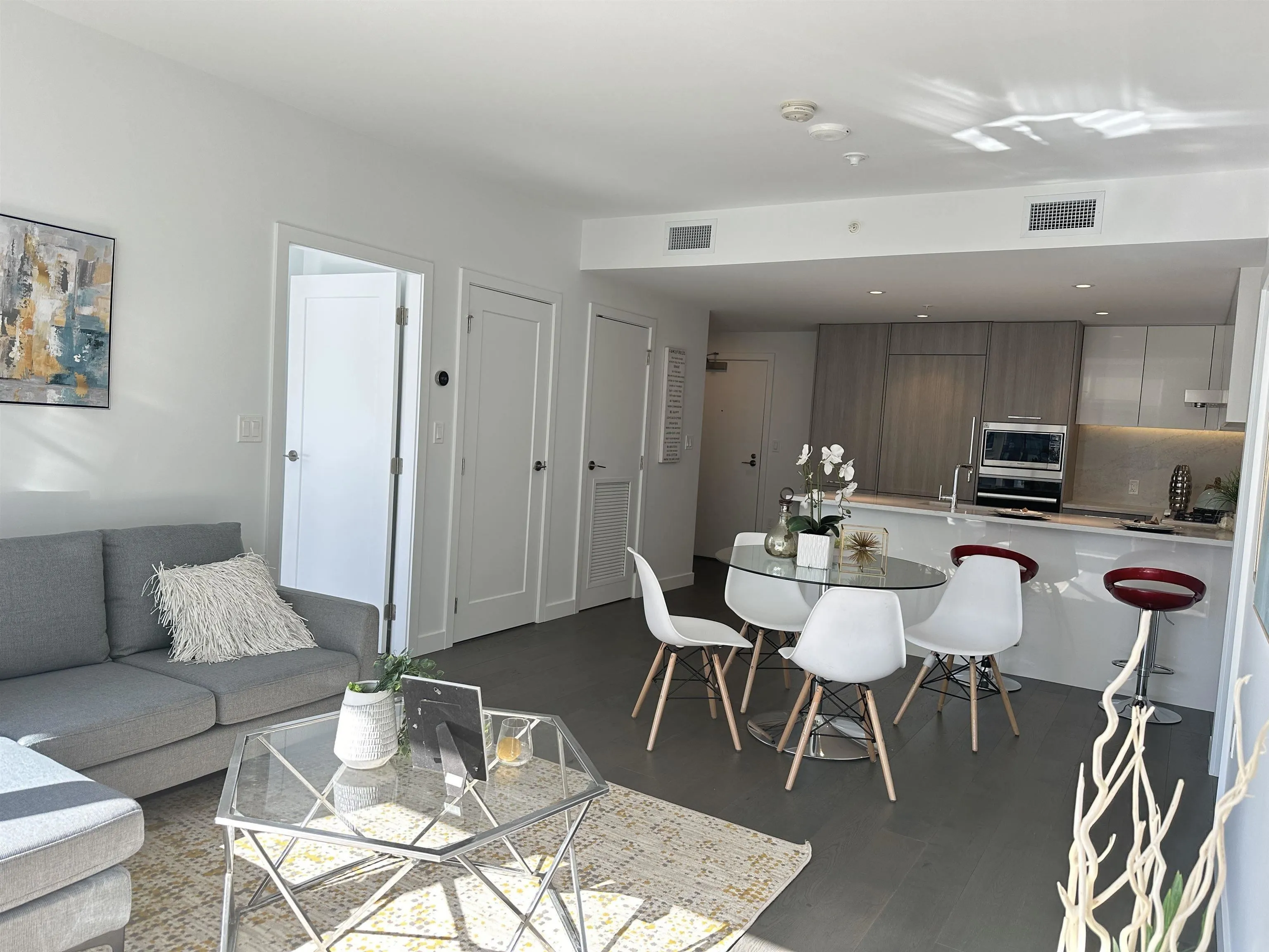608 3280 Corvette Way