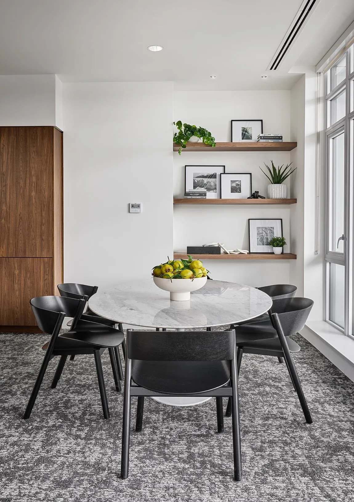 2206 7683 Park Crescent
