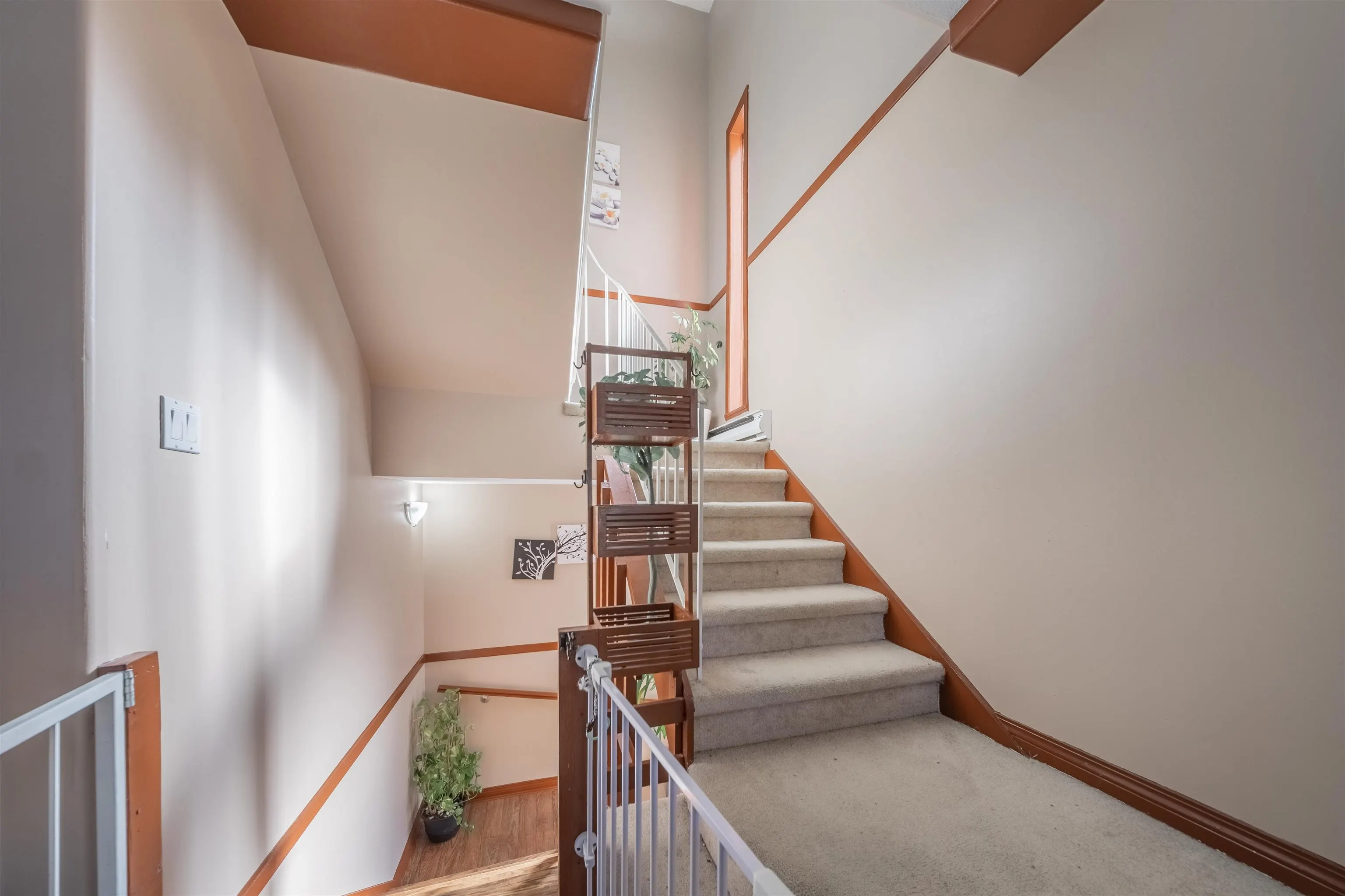 10560 Holly Park Lane