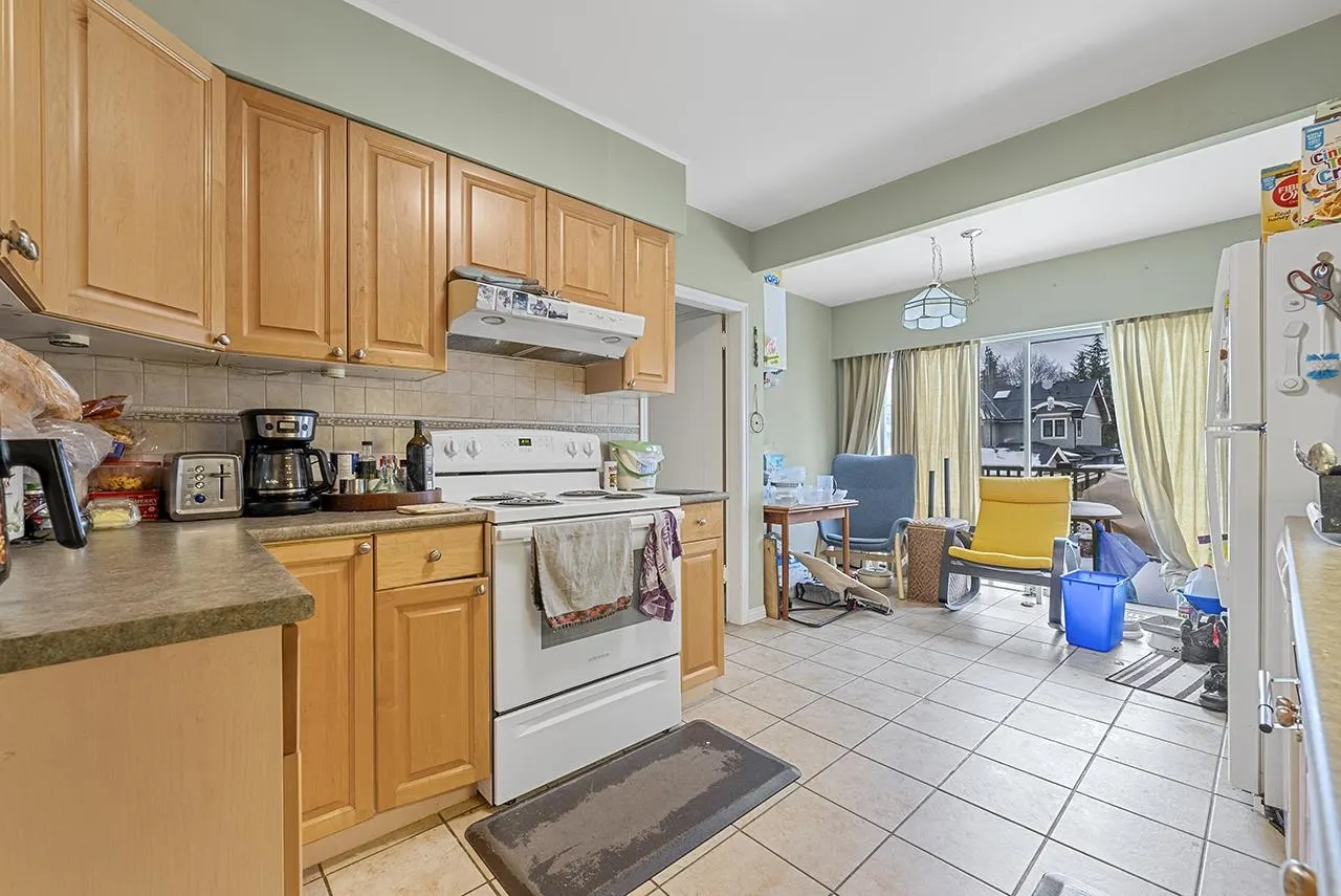 3229 W 24th Avenue