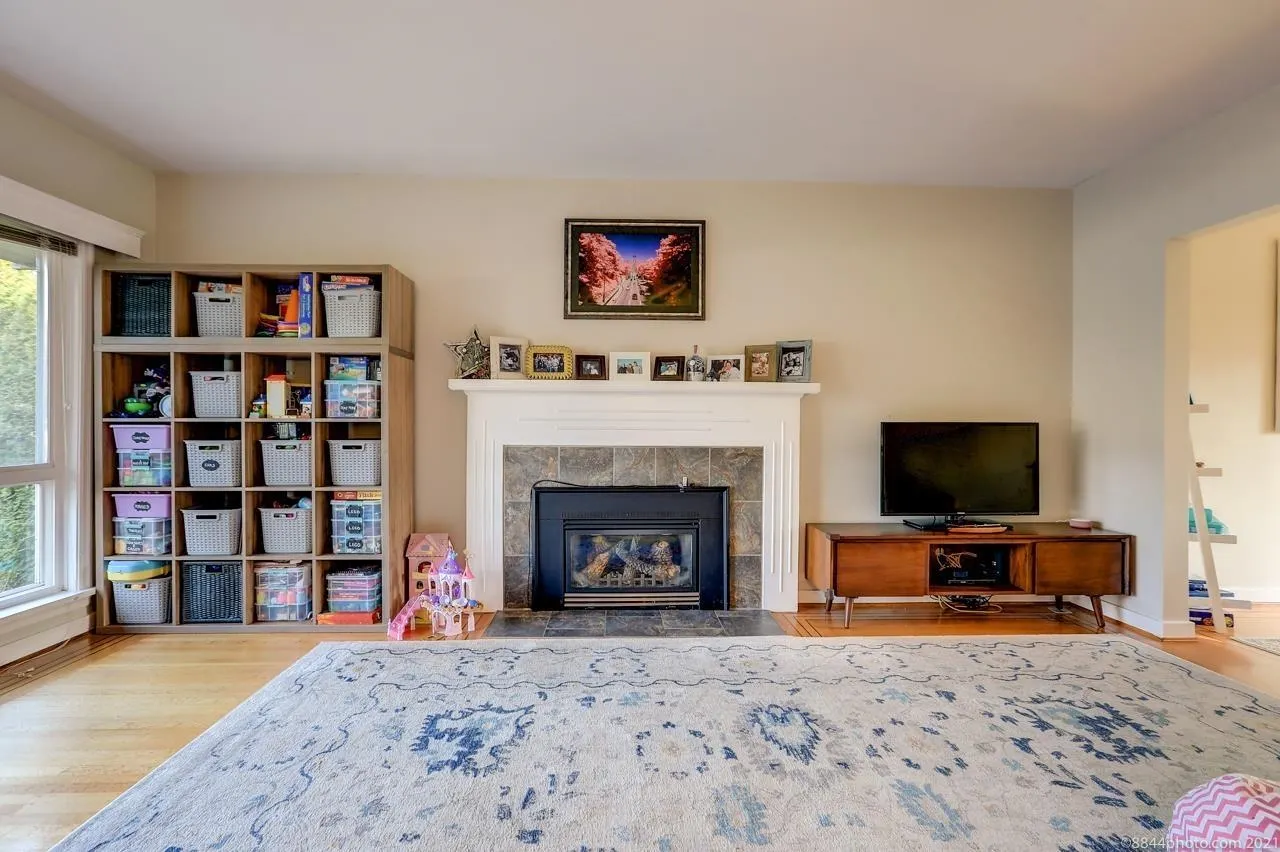 2016 W 48th Avenue