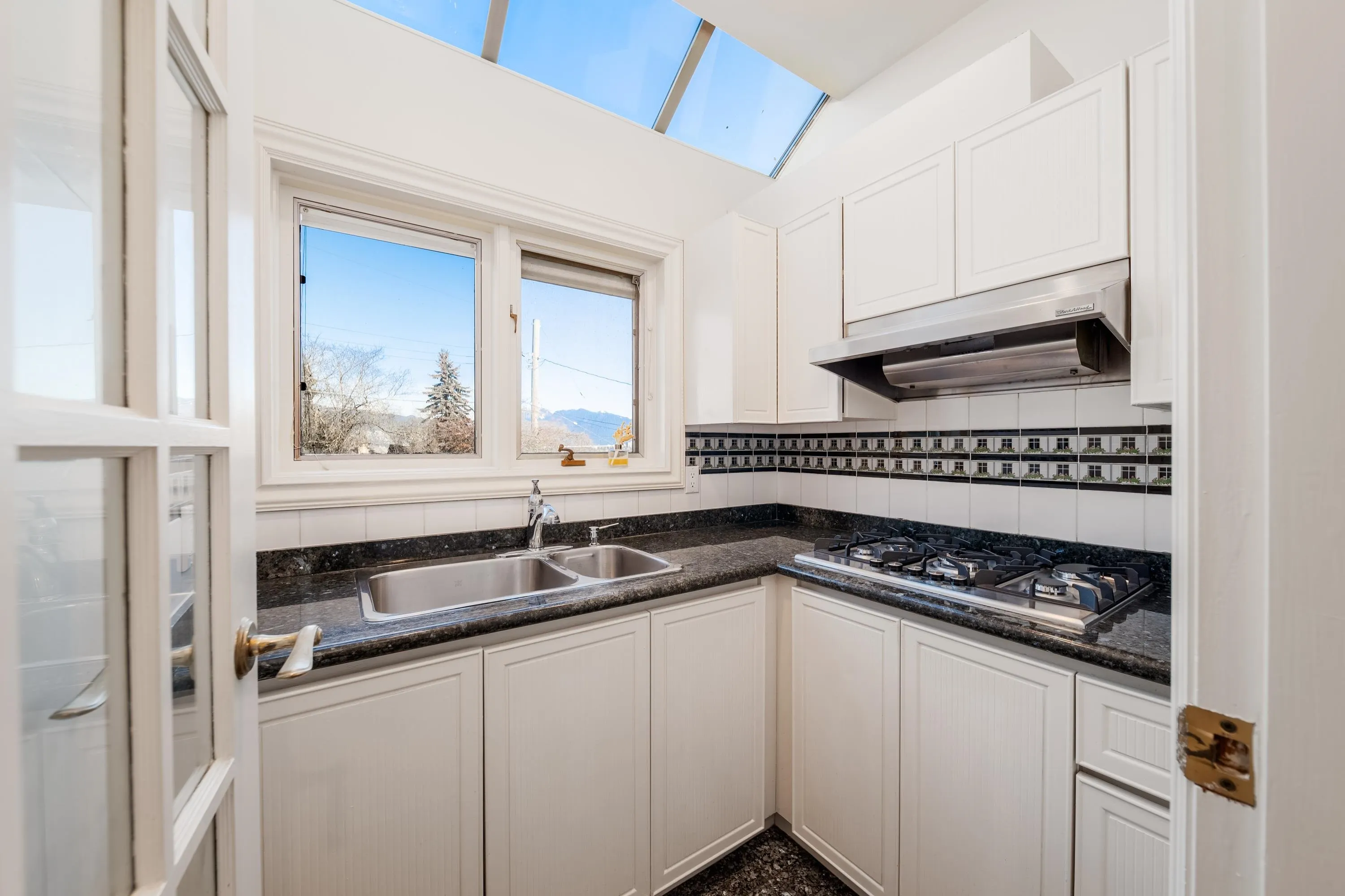 3169 W 23rd Avenue