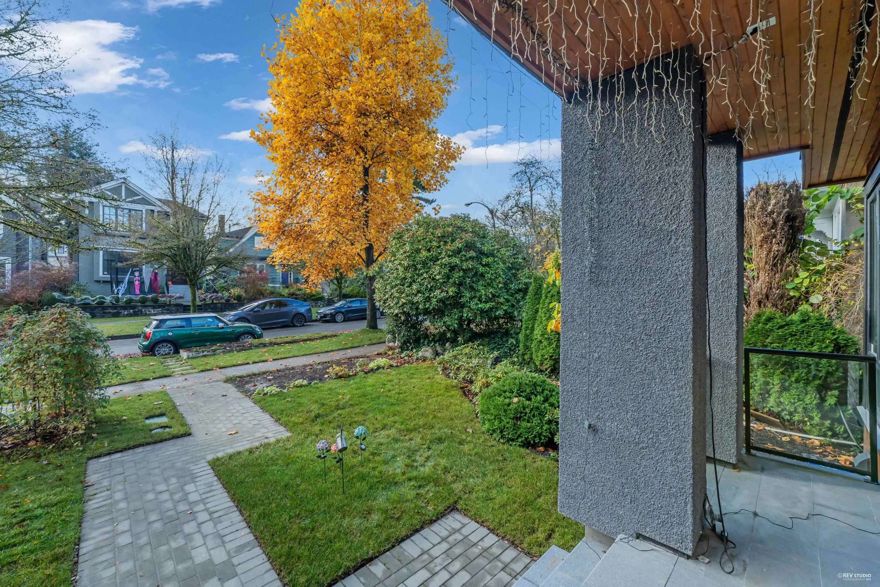 4239 W 11th Avenue