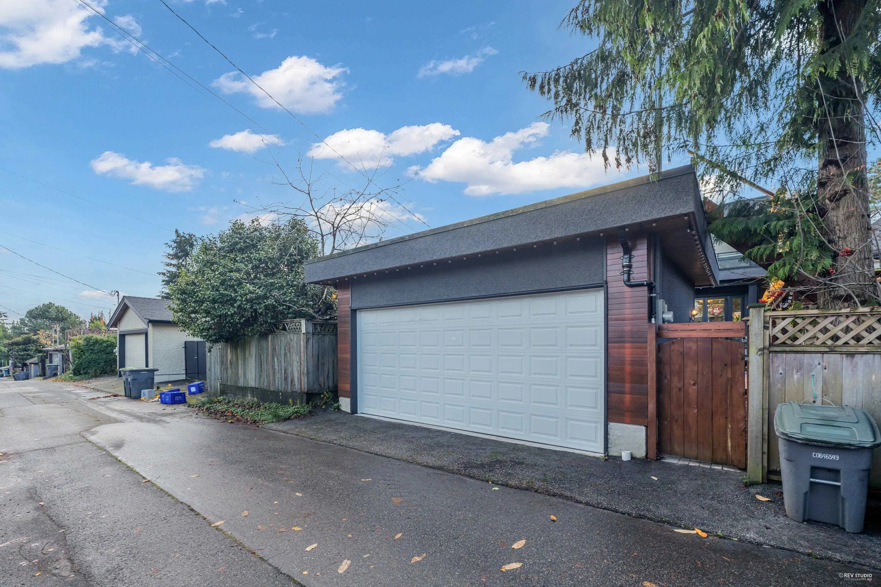 4239 W 11th Avenue