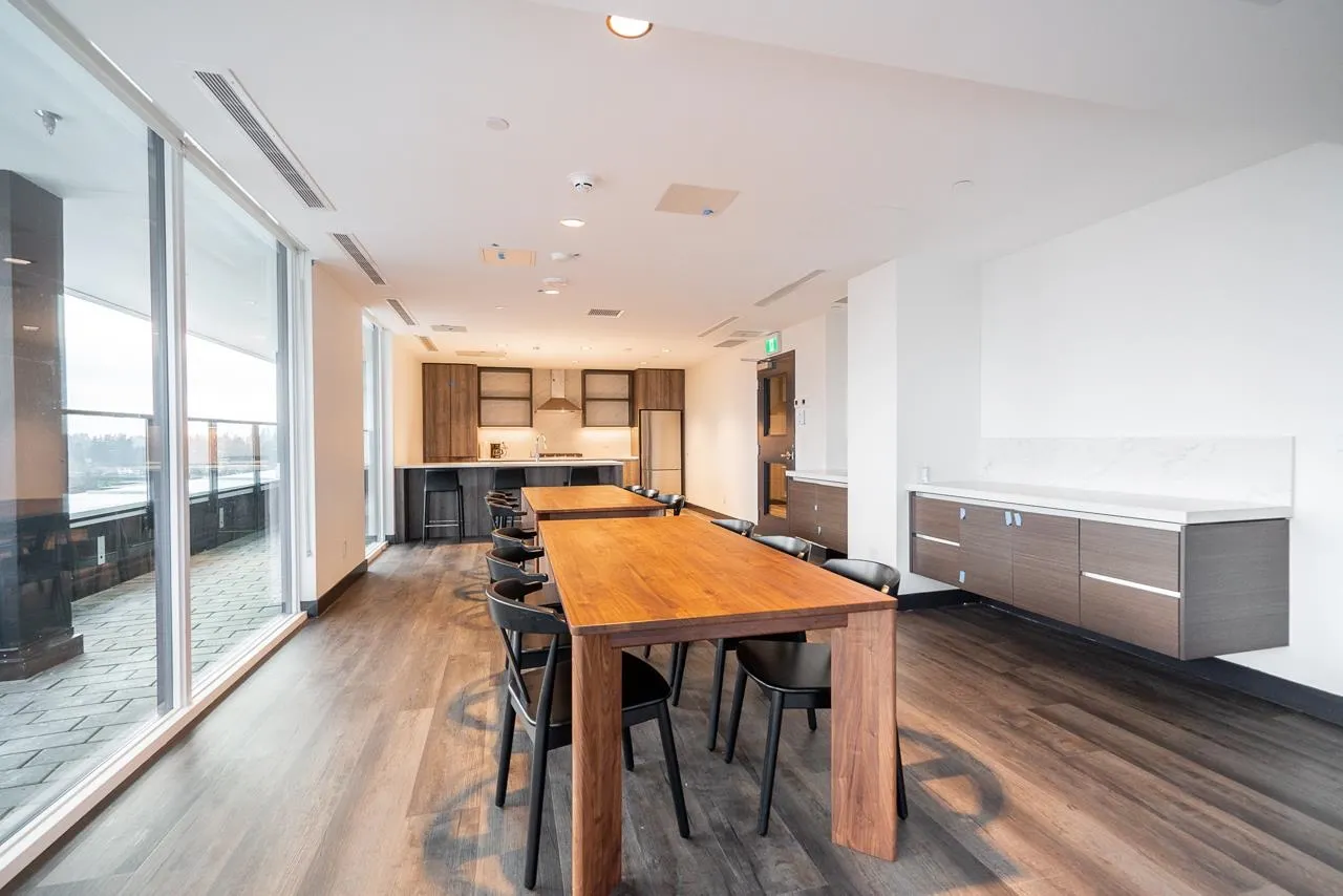 801 10750 135a Street