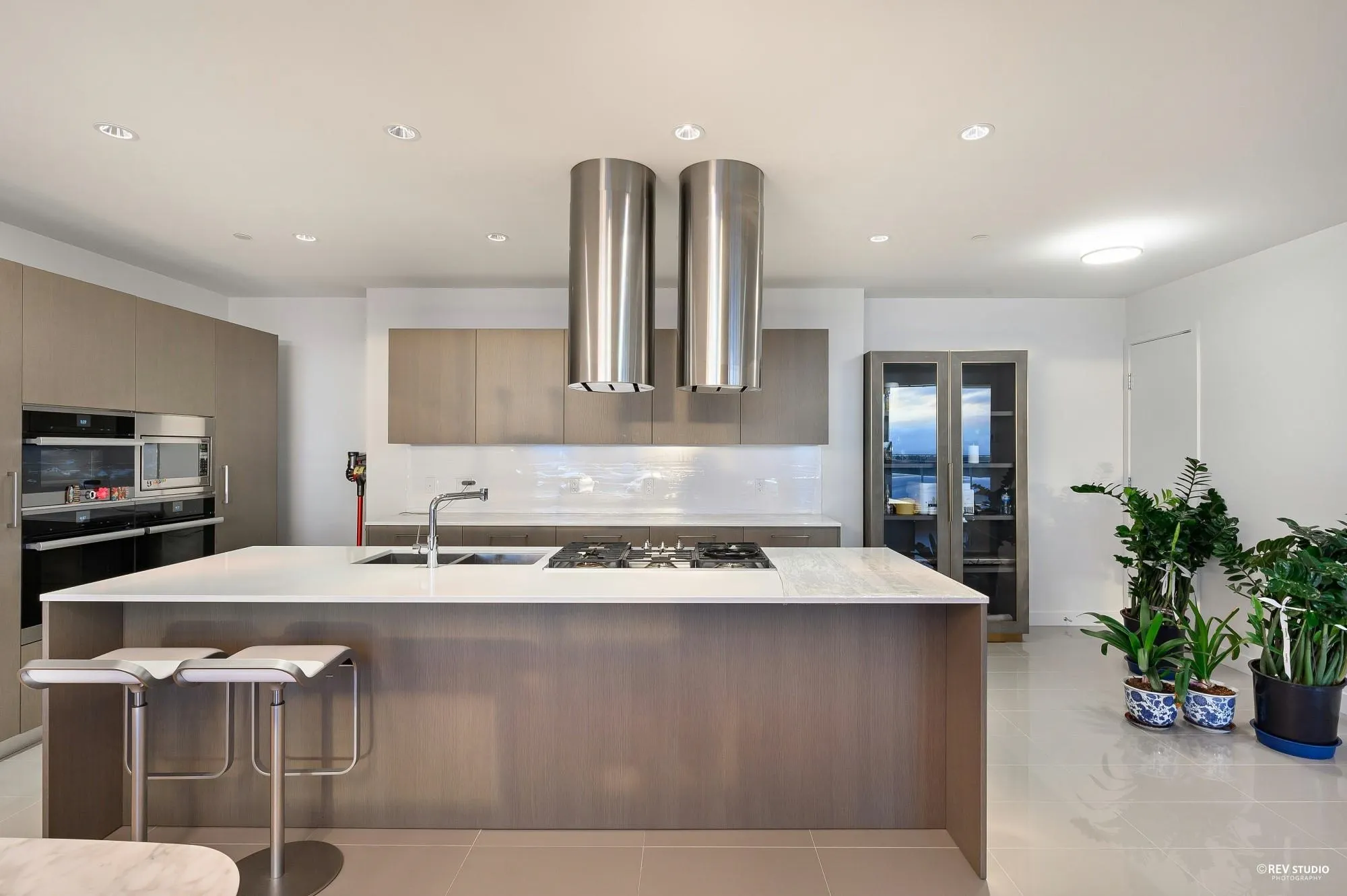 1003 6611 Pearson Way