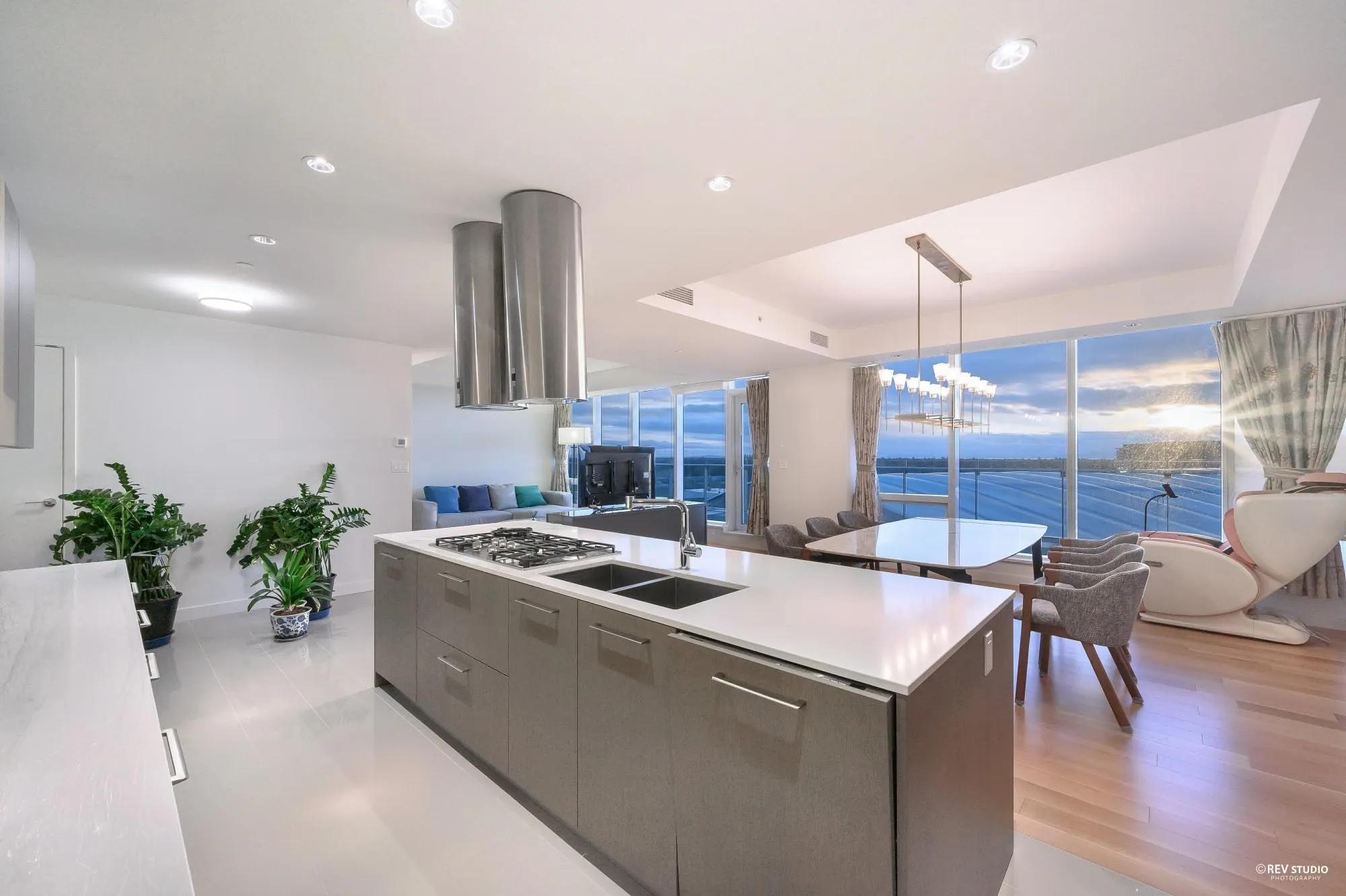 1003 6611 Pearson Way