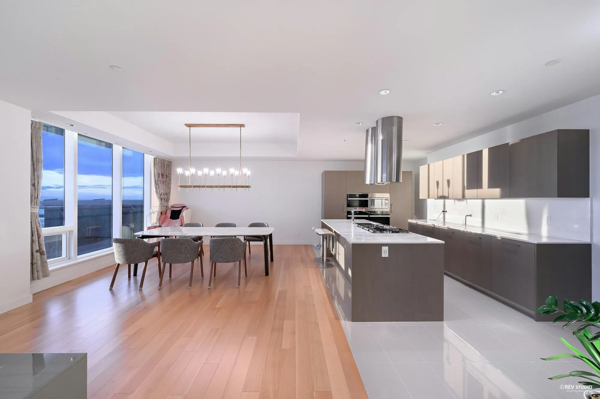 1003 6611 Pearson Way