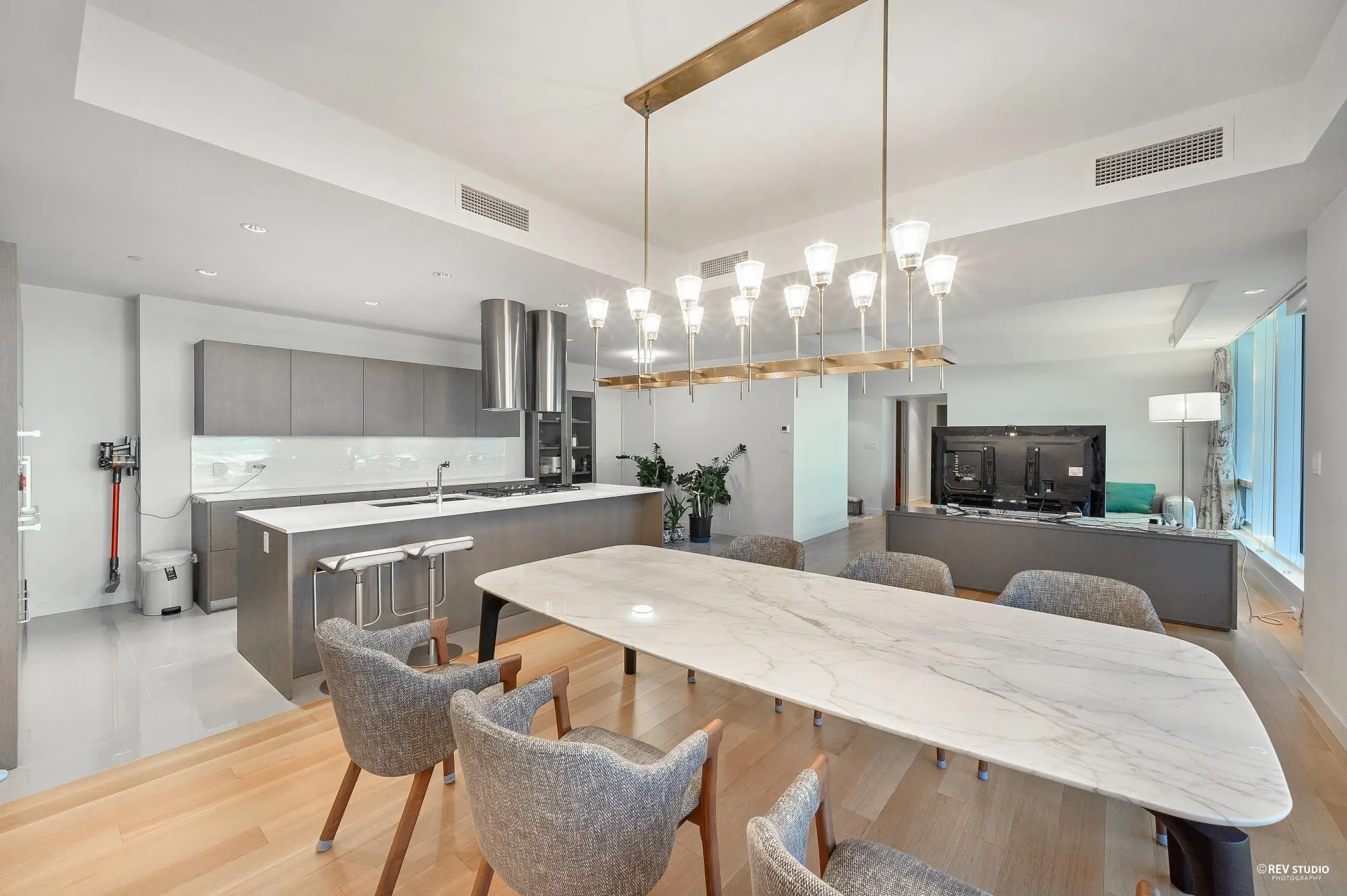 1003 6611 Pearson Way