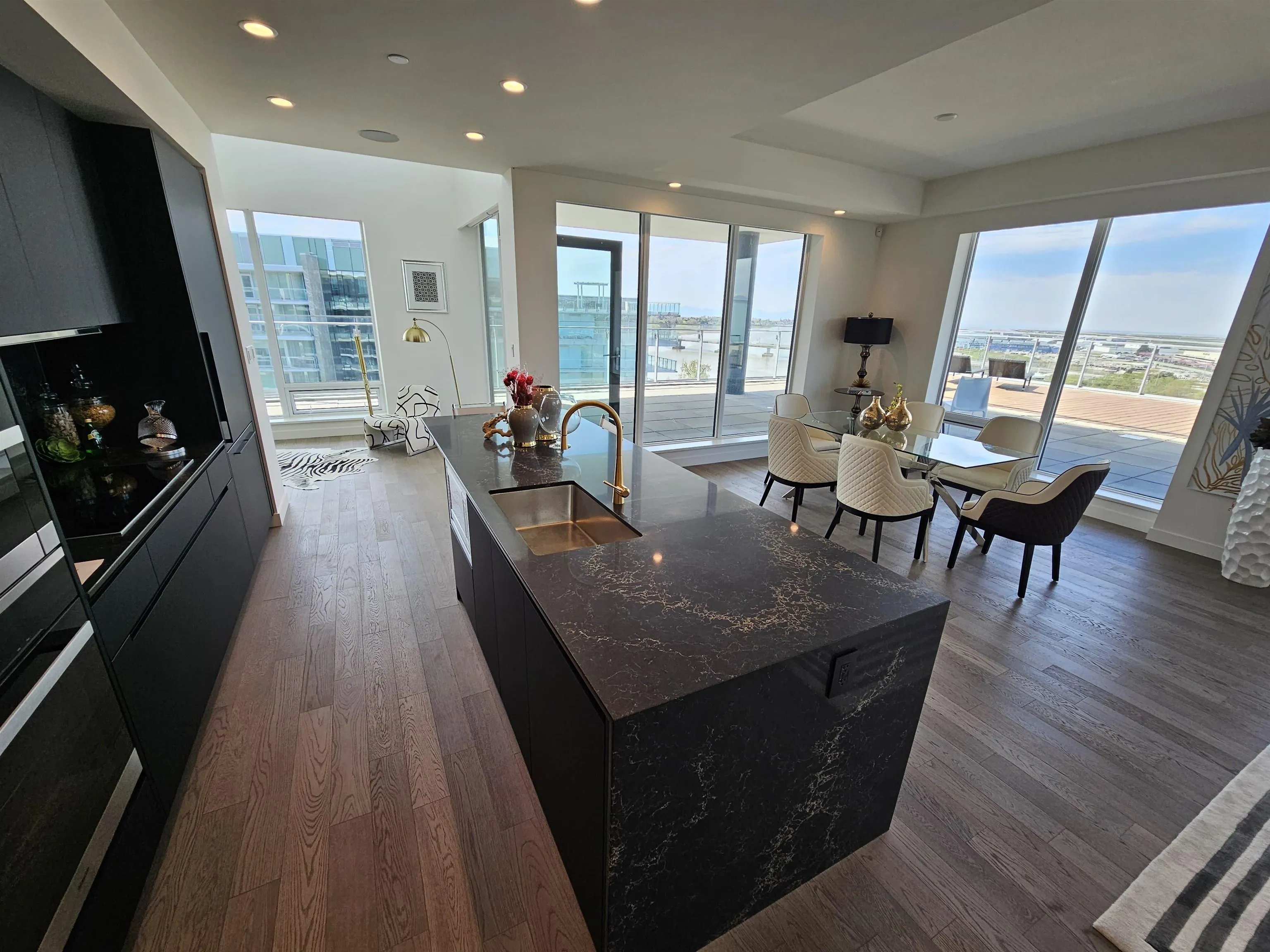 1201 6811 Pearson Way