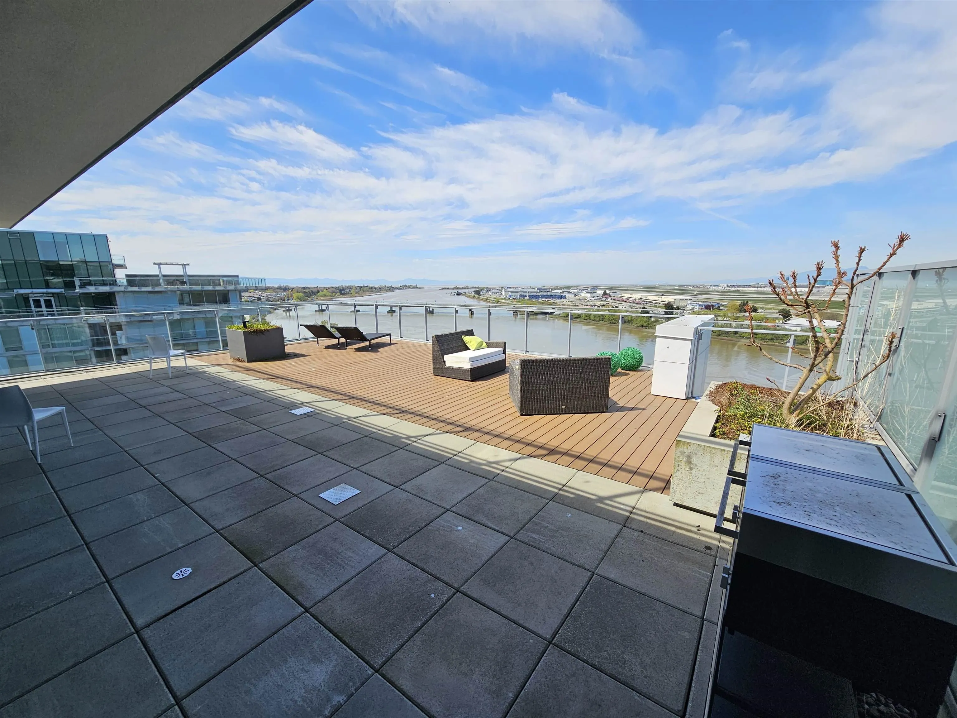 1201 6811 Pearson Way