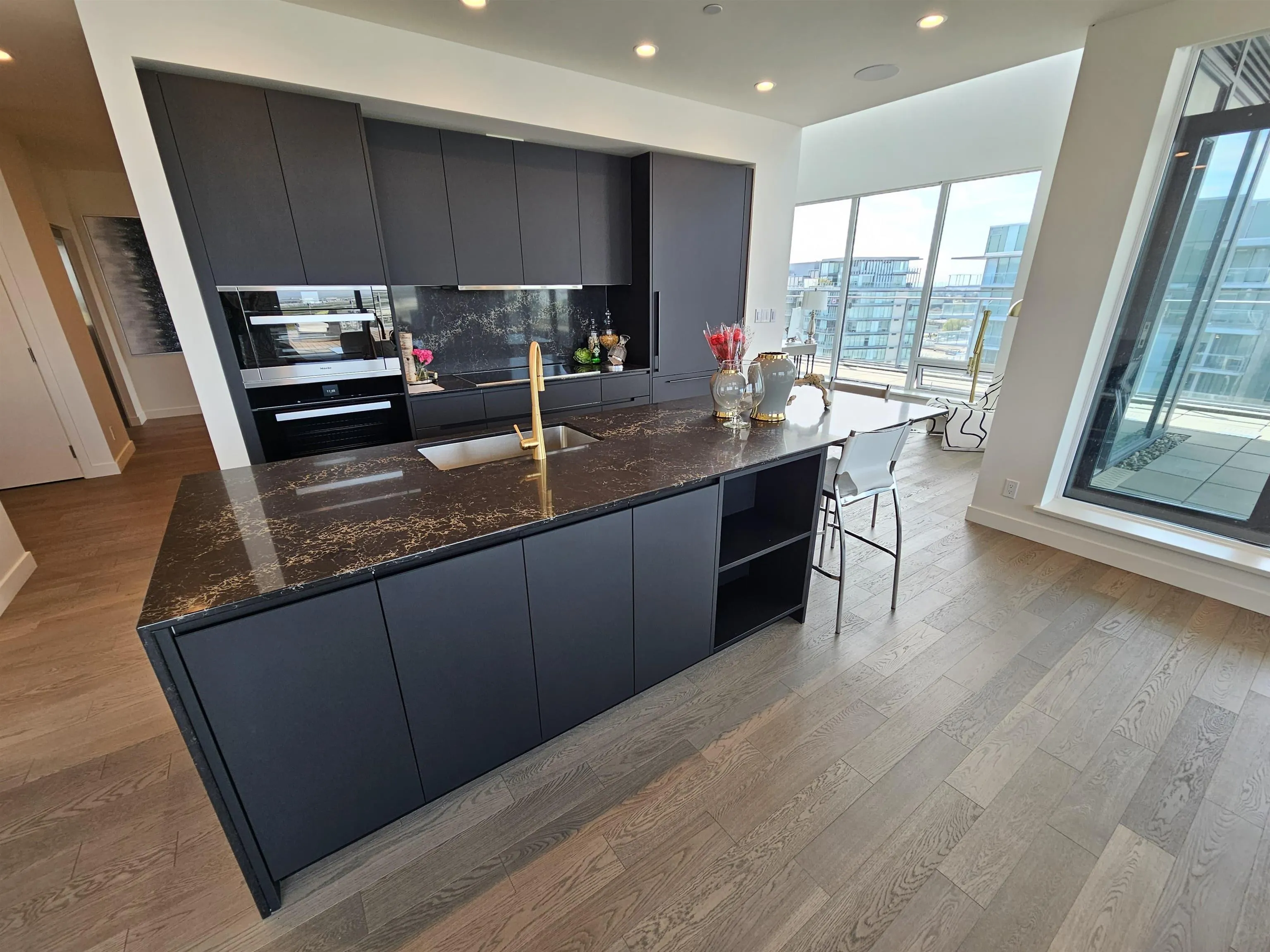 1201 6811 Pearson Way