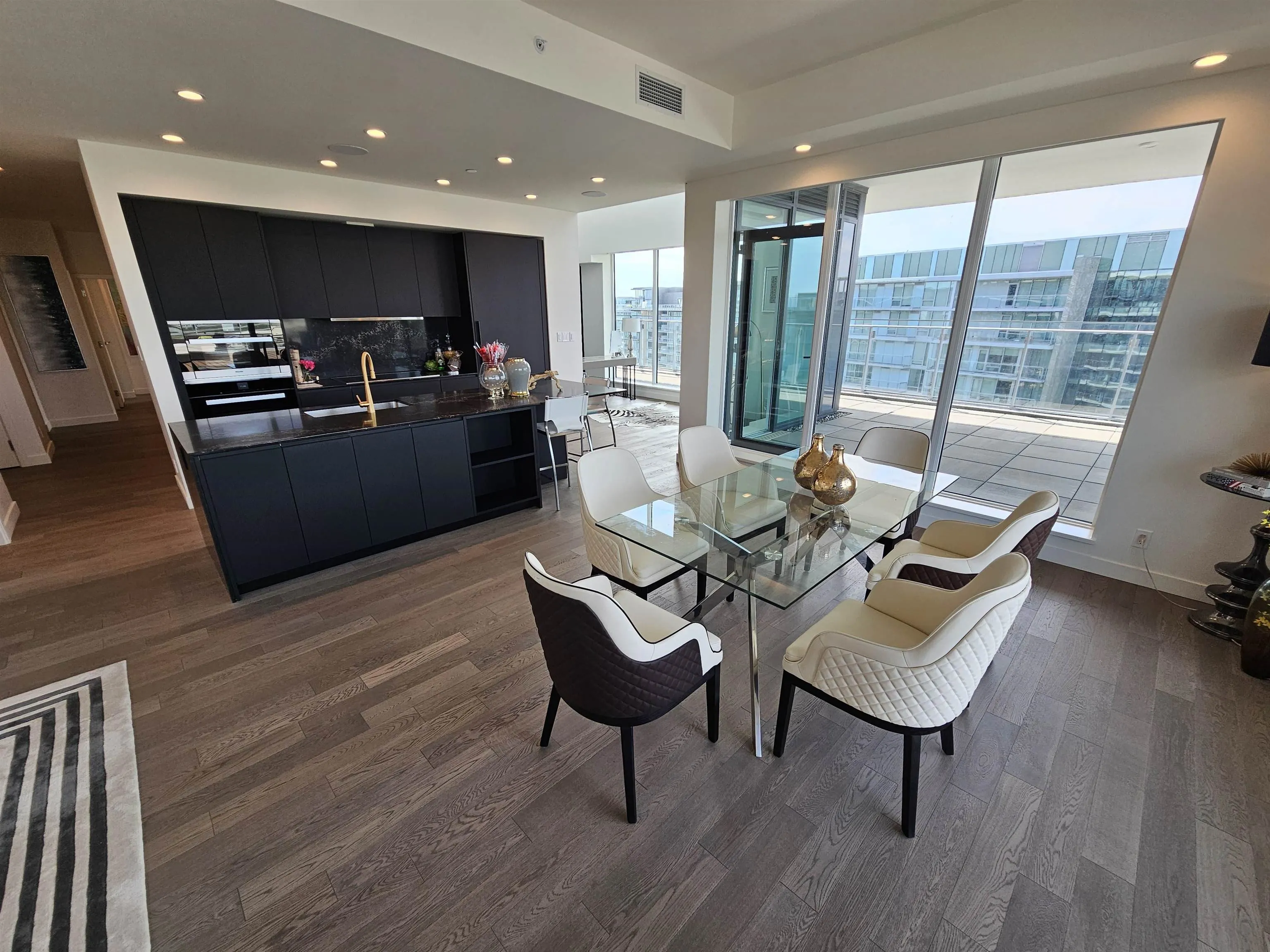1201 6811 Pearson Way