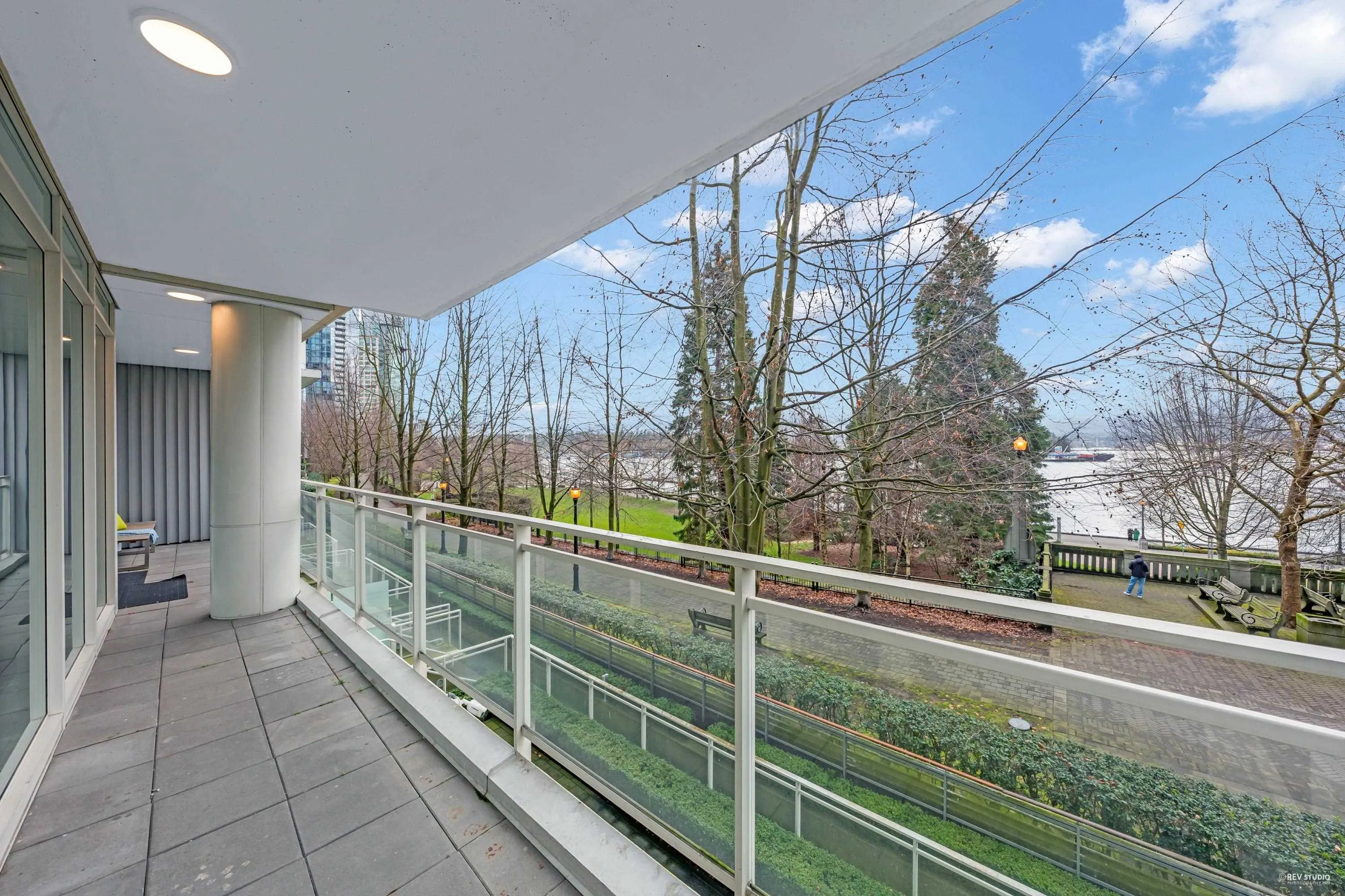 104 1139 W Cordova Street