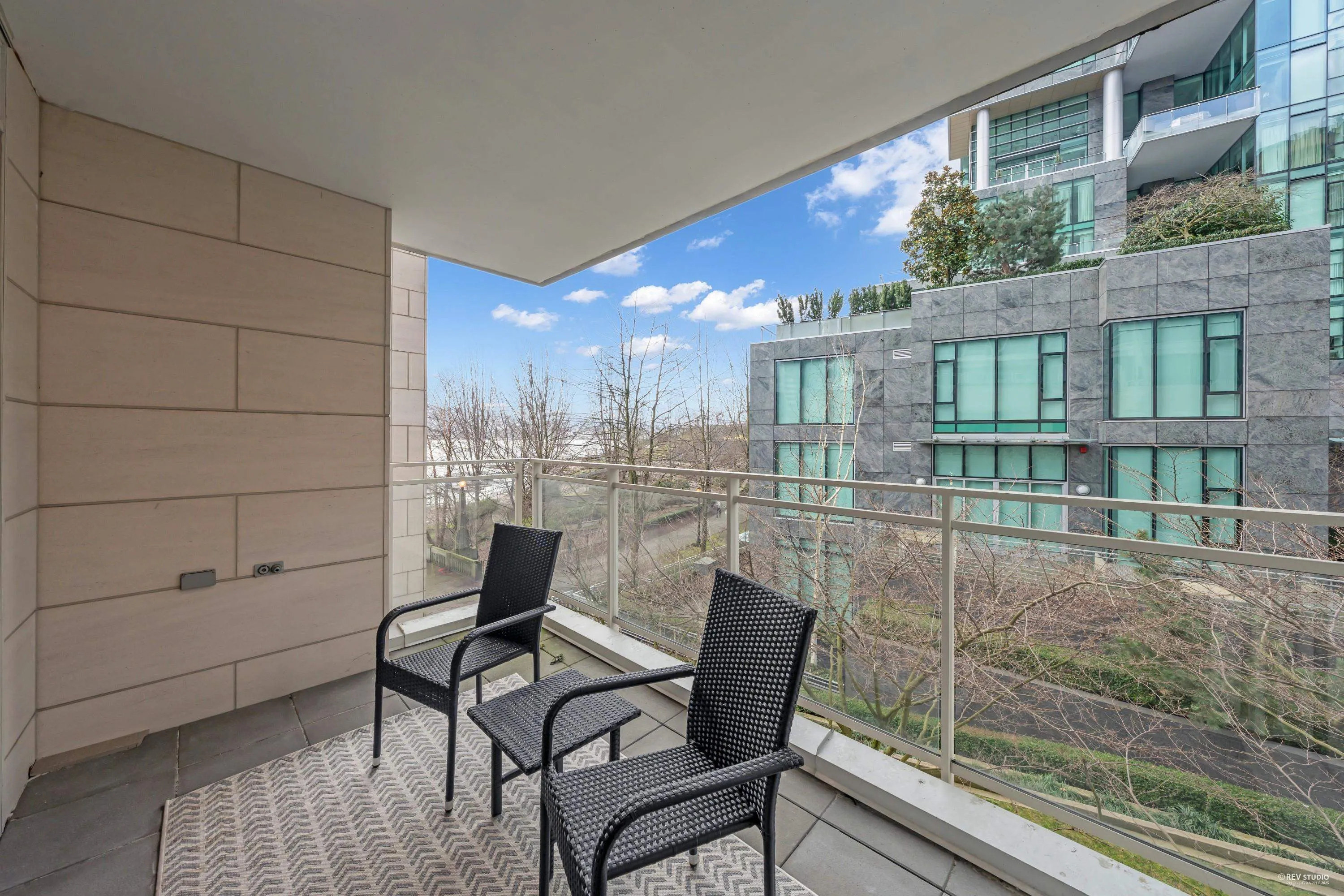 104 1139 W Cordova Street