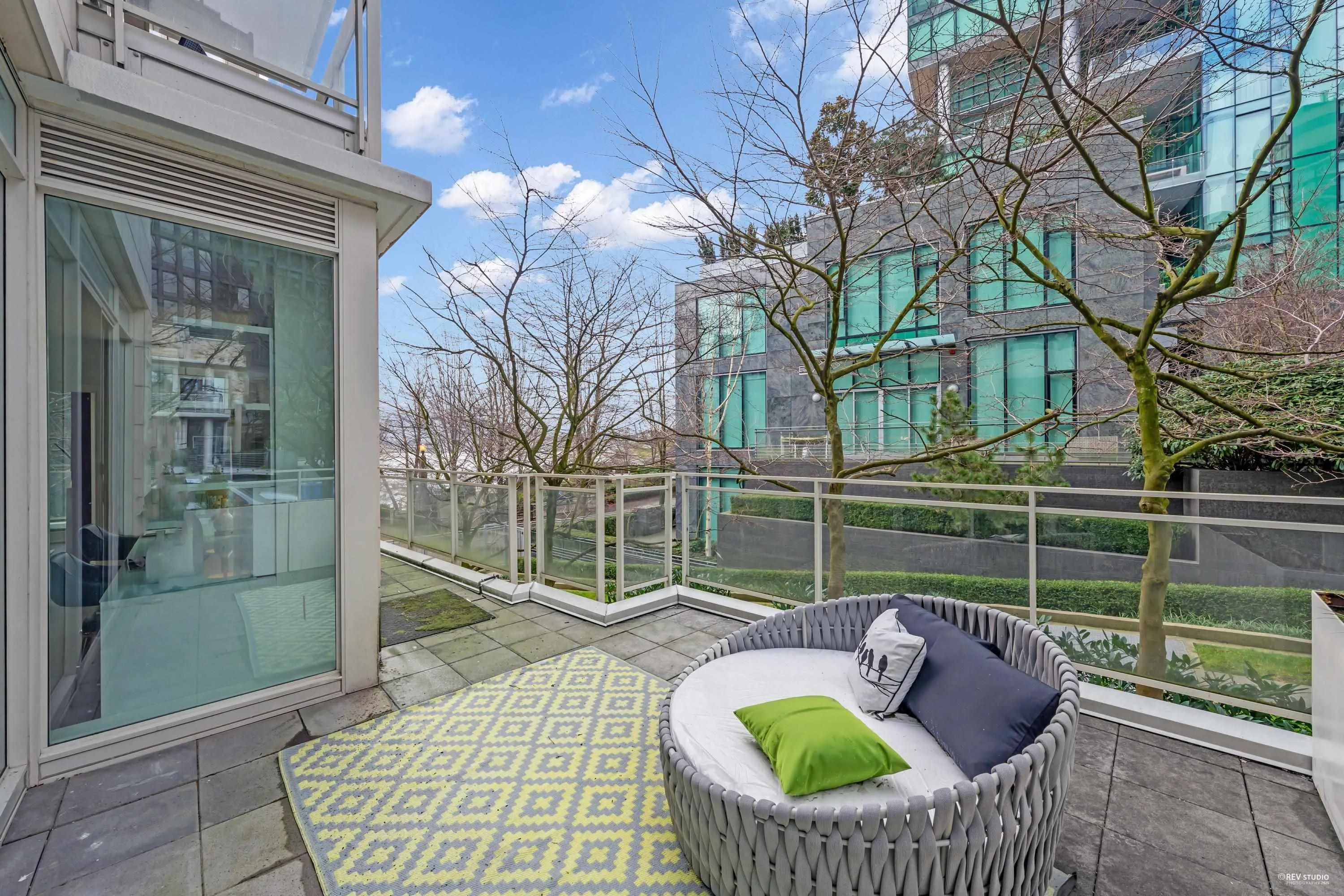 104 1139 W Cordova Street