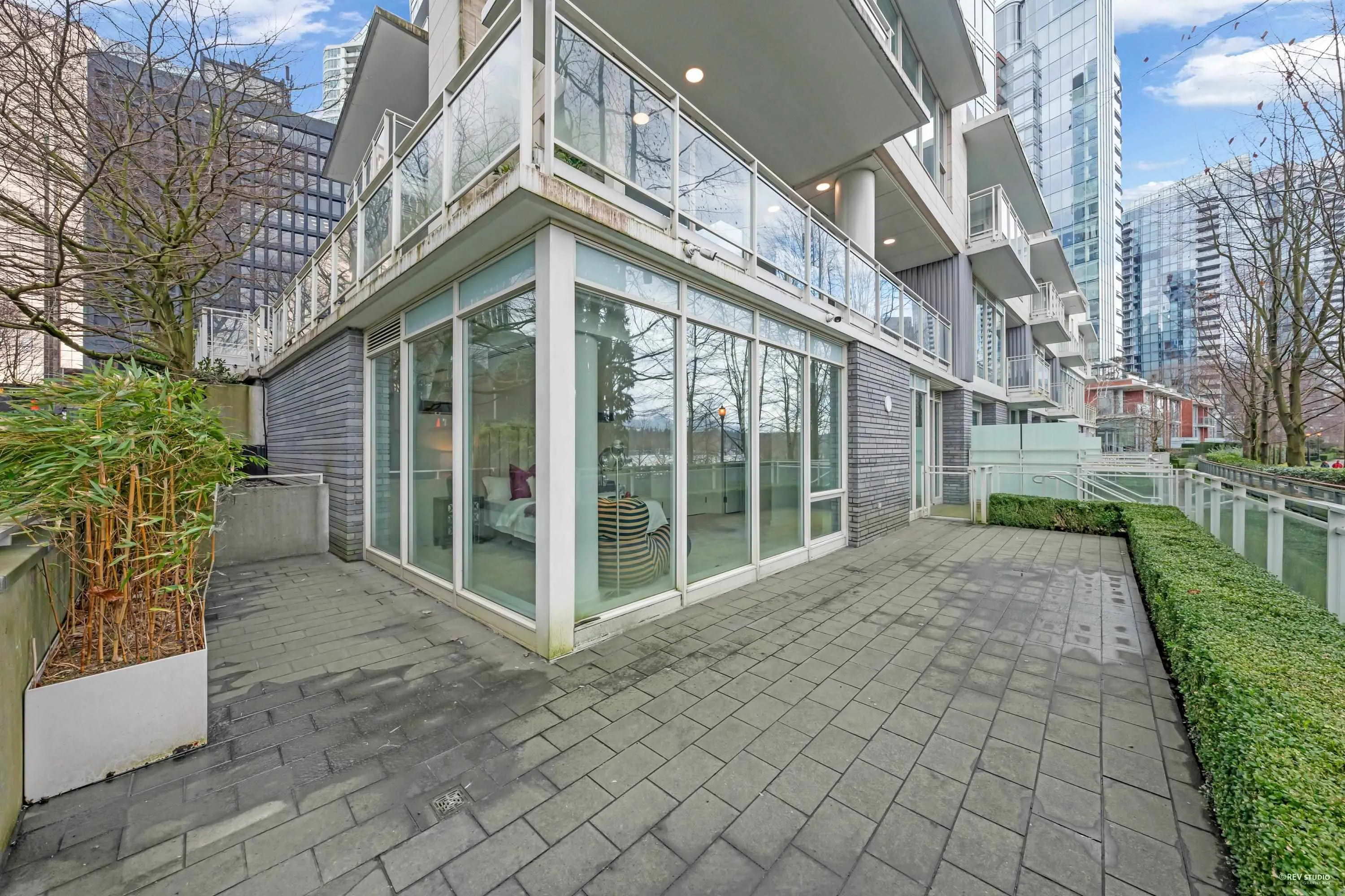 104 1139 W Cordova Street
