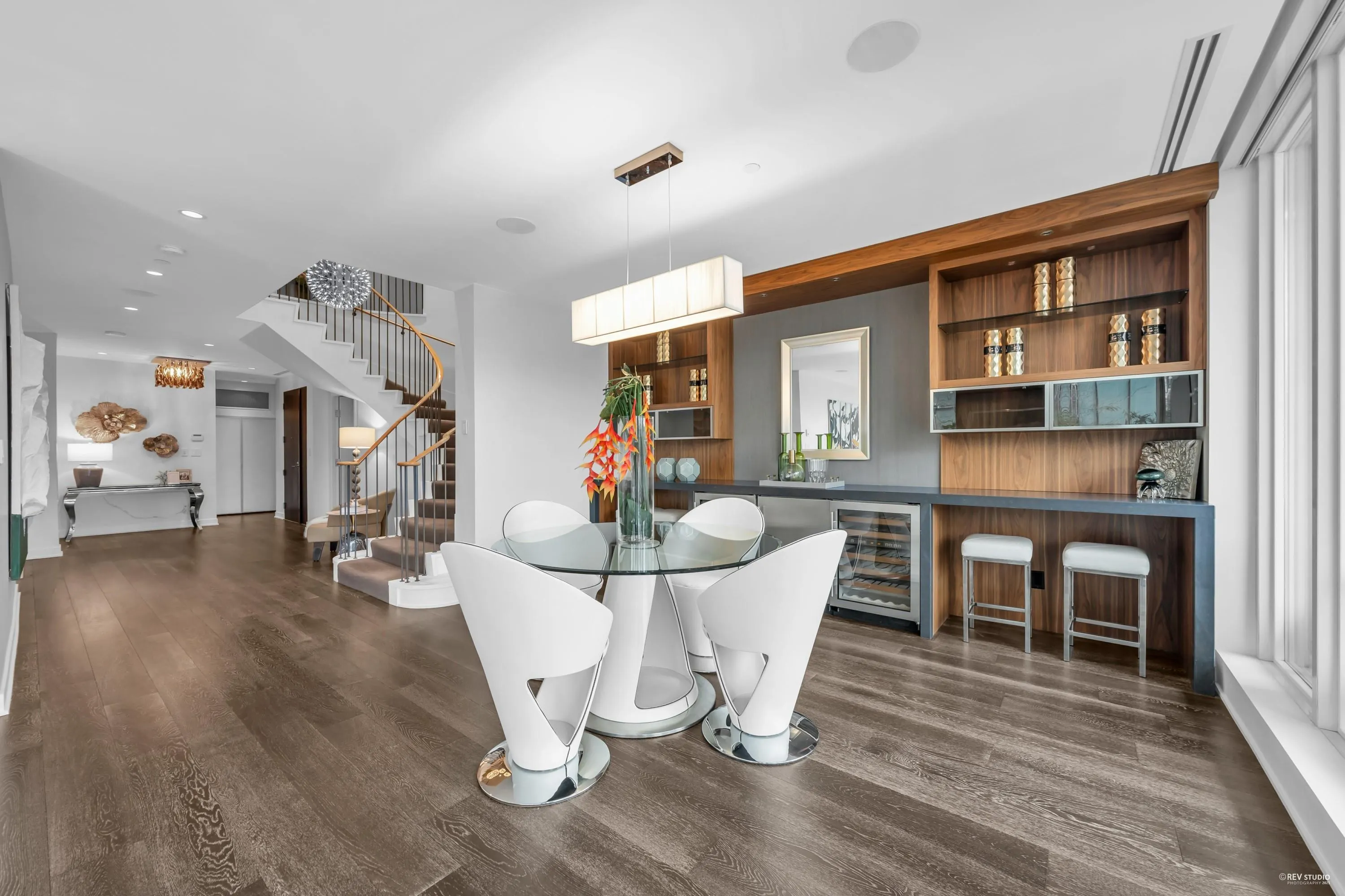 104 1139 W Cordova Street