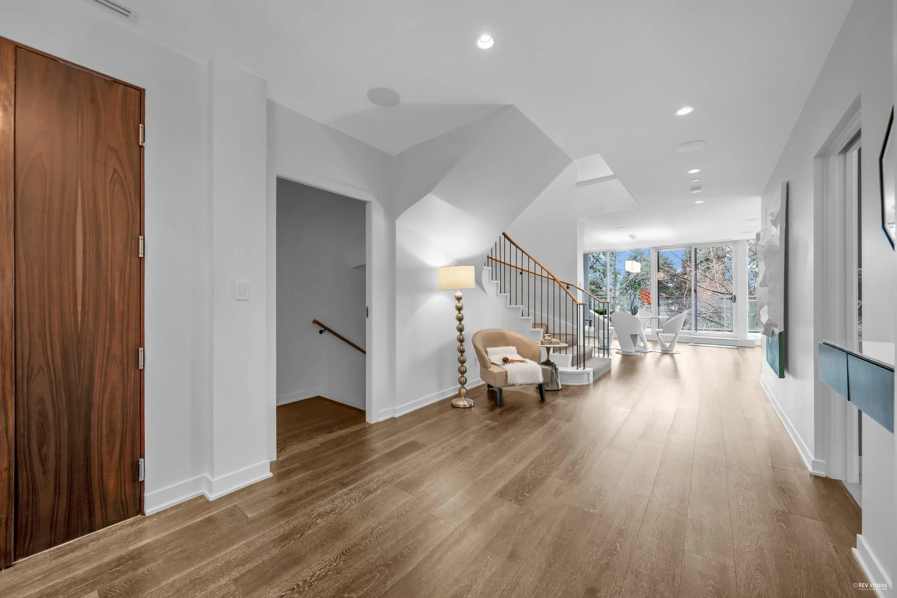 104 1139 W Cordova Street