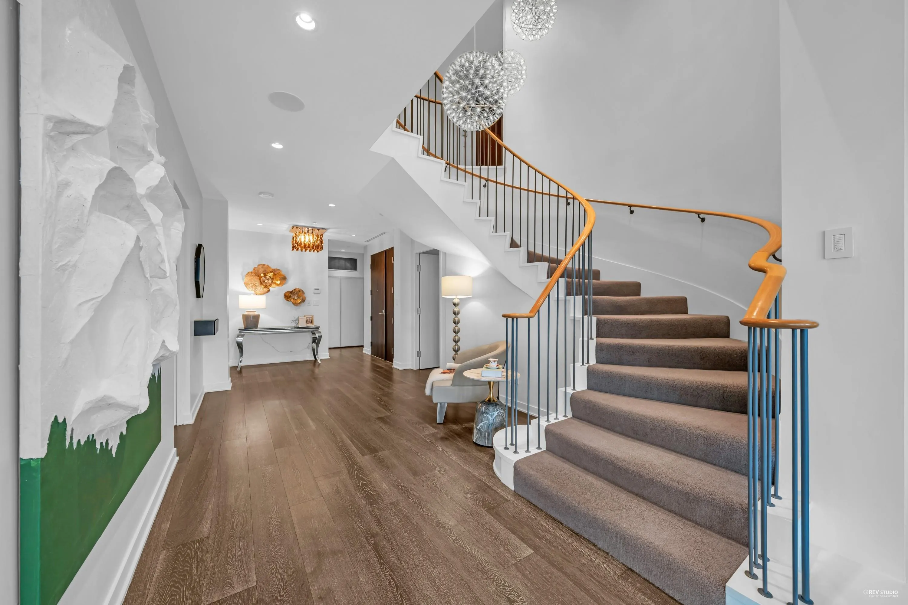 104 1139 W Cordova Street
