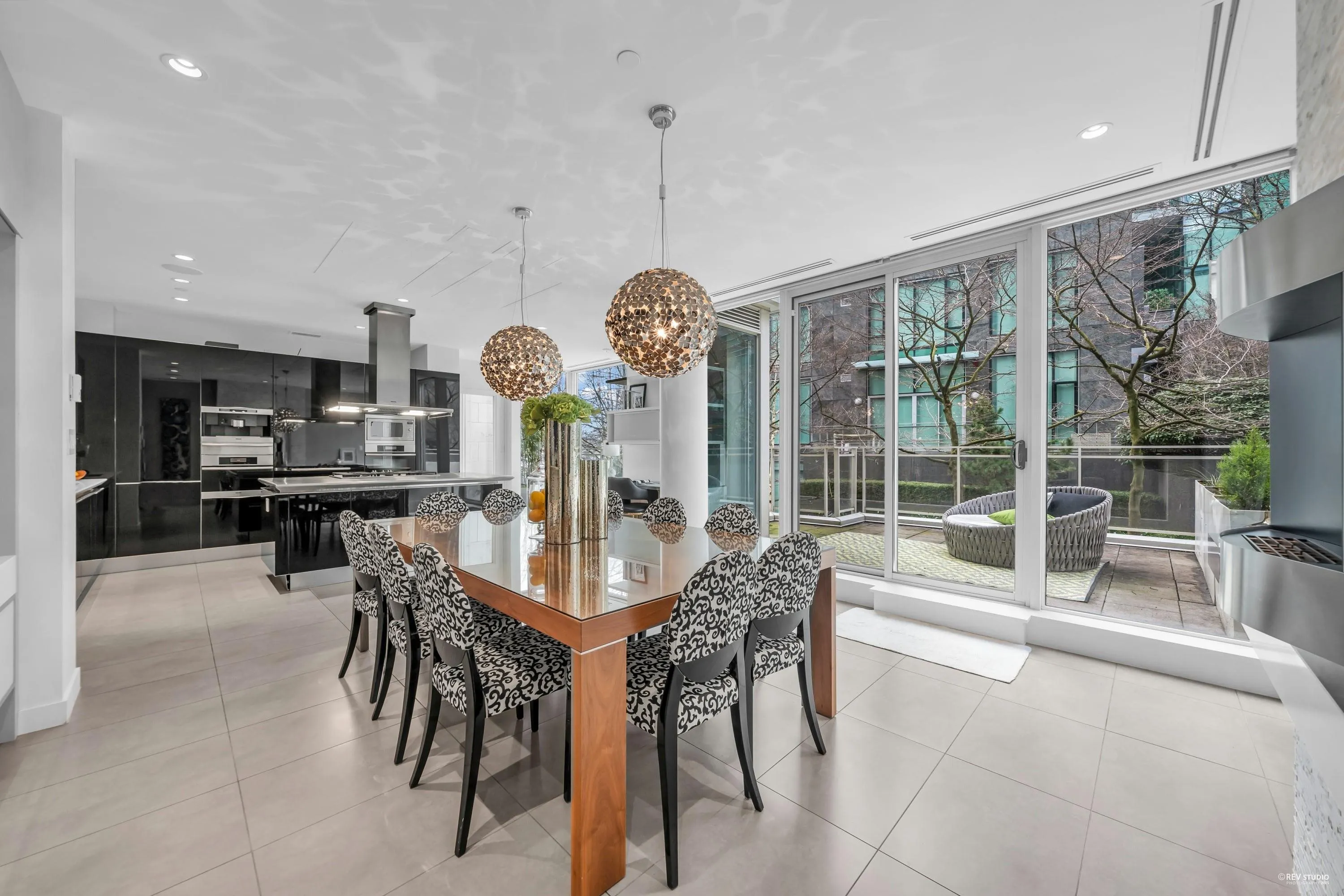 104 1139 W Cordova Street