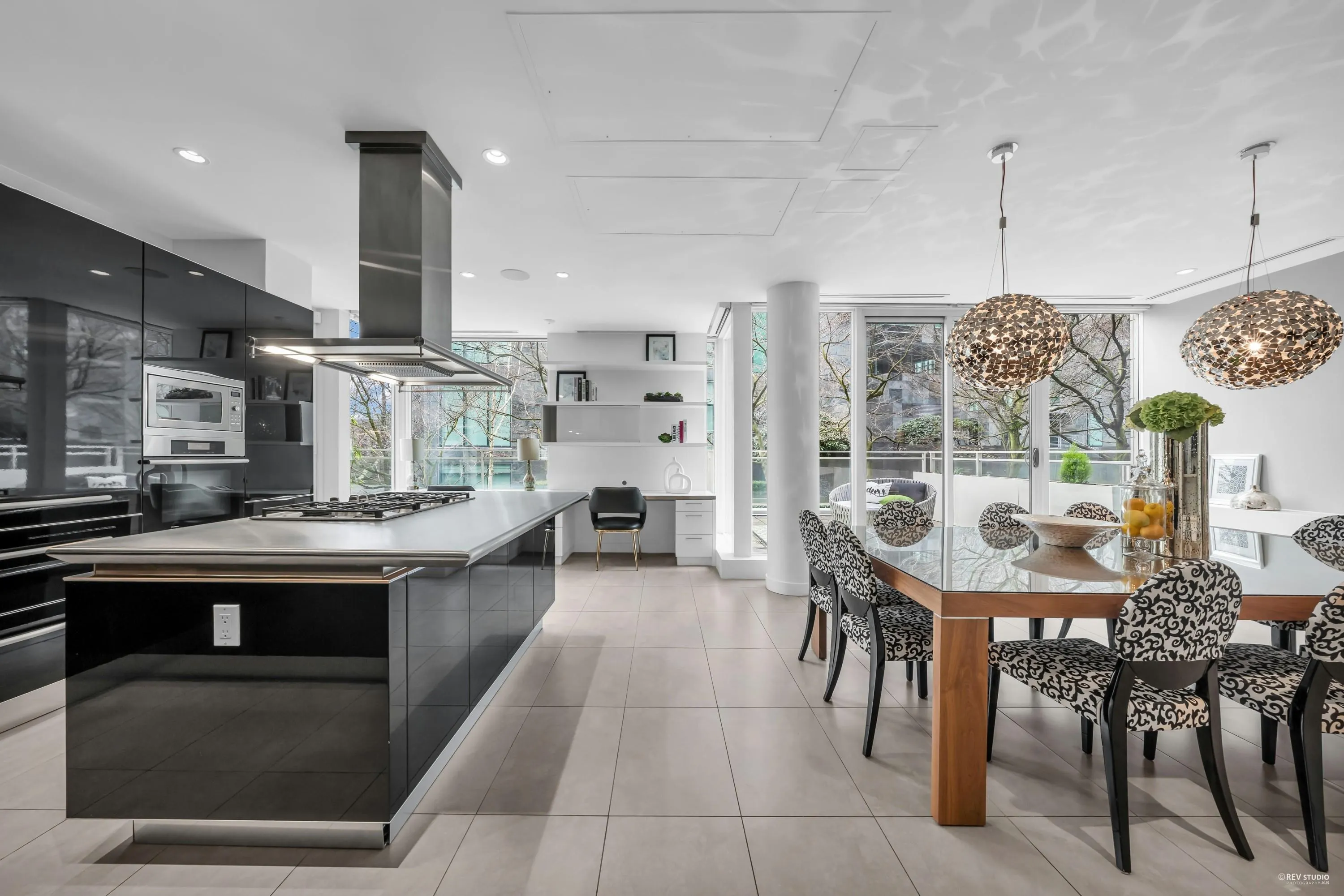 104 1139 W Cordova Street