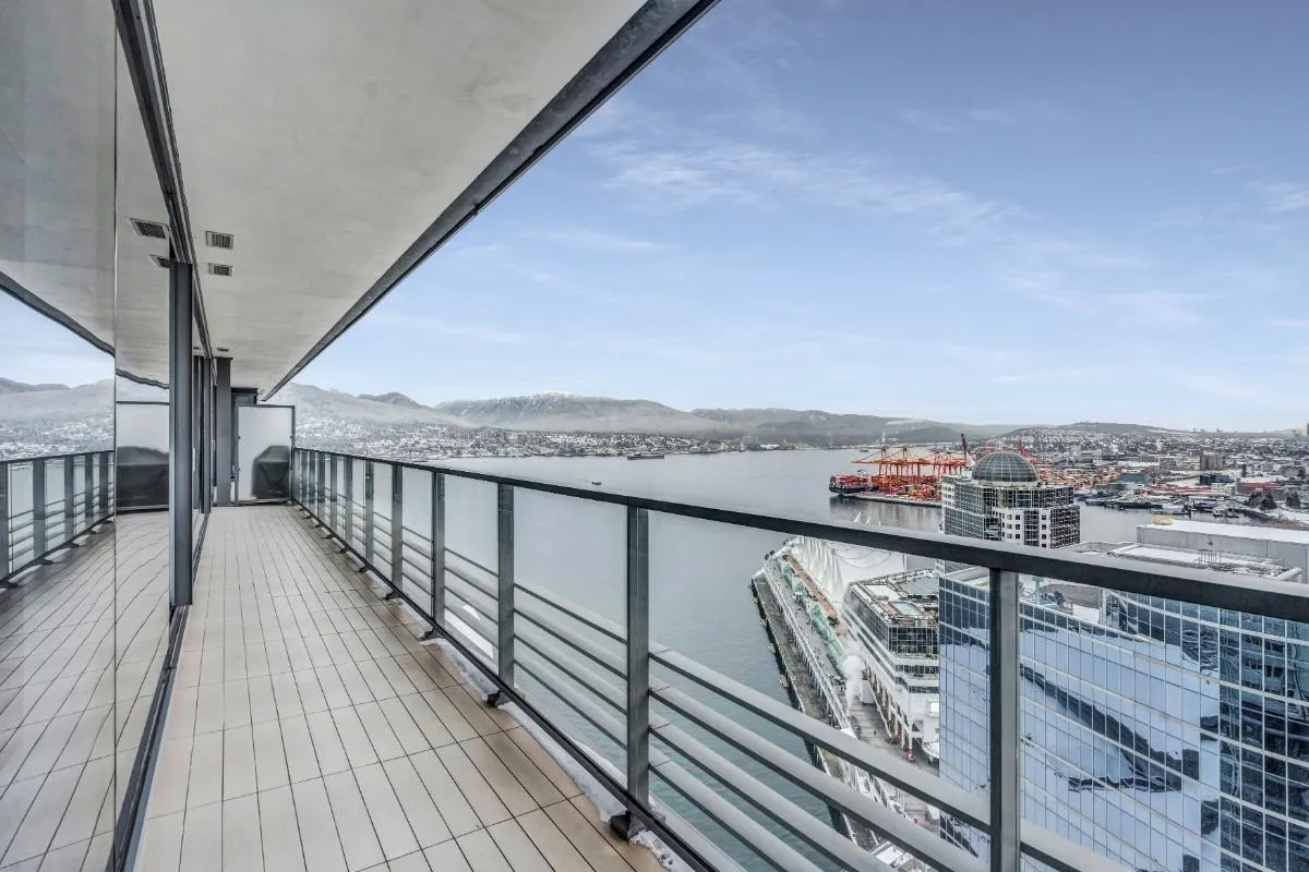 3503 1011 W Cordova Street