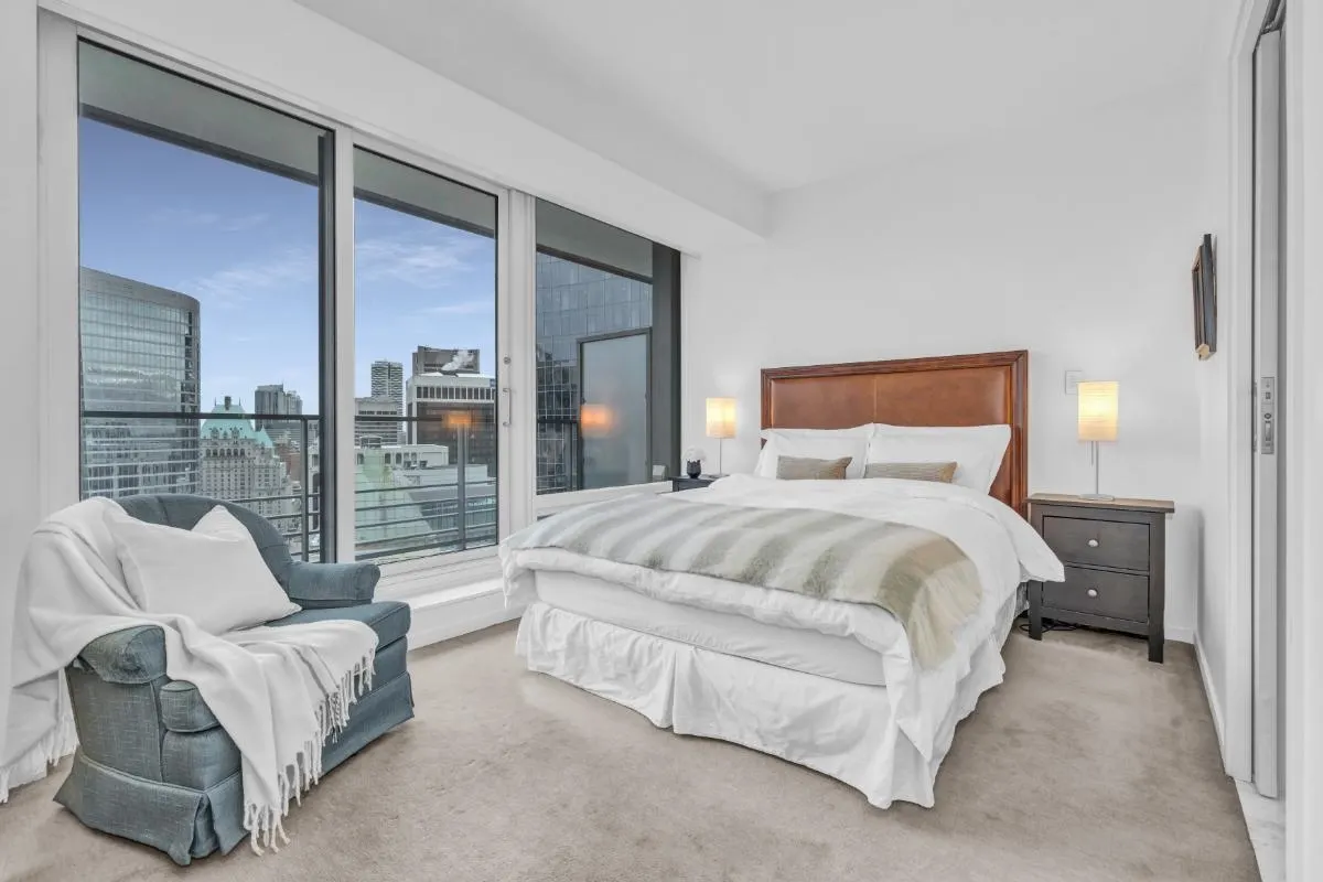 3503 1011 W Cordova Street
