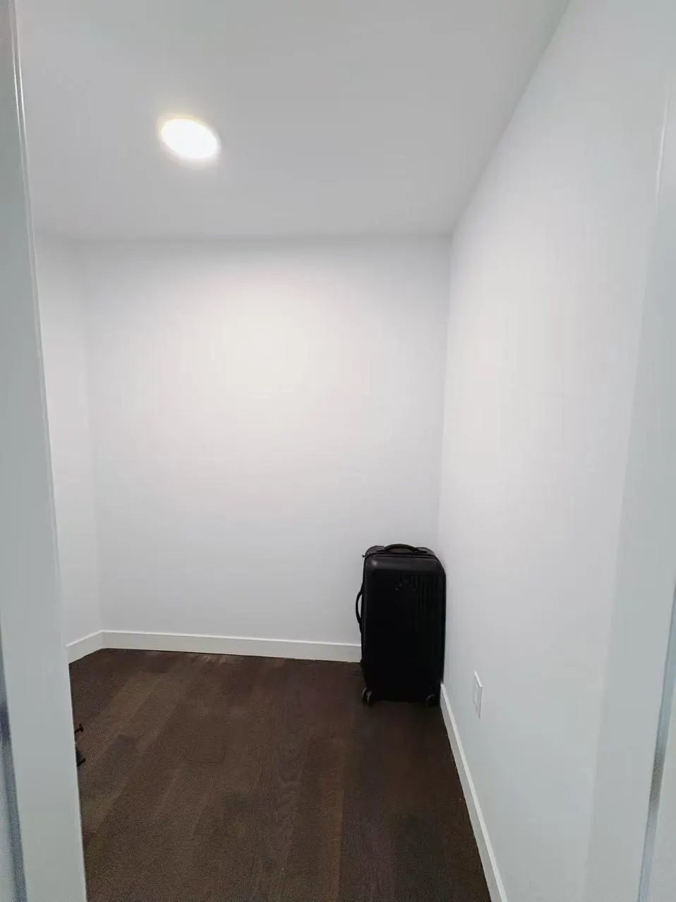 805 3280 Corvette Way