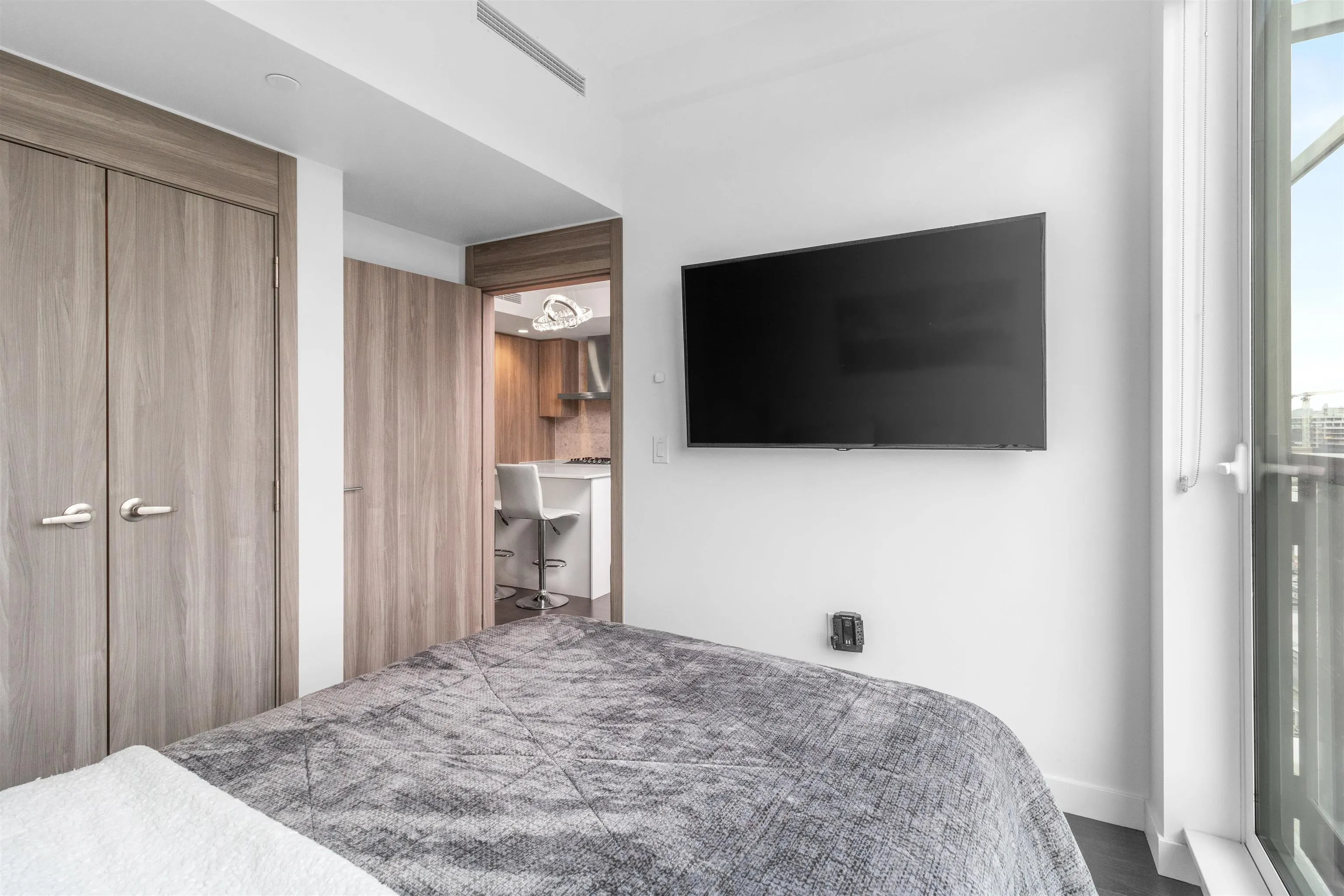 1707 1768 Cook Street