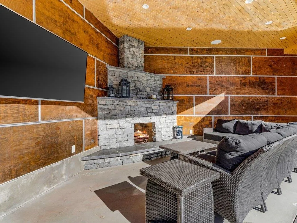 4362 Angus Drive