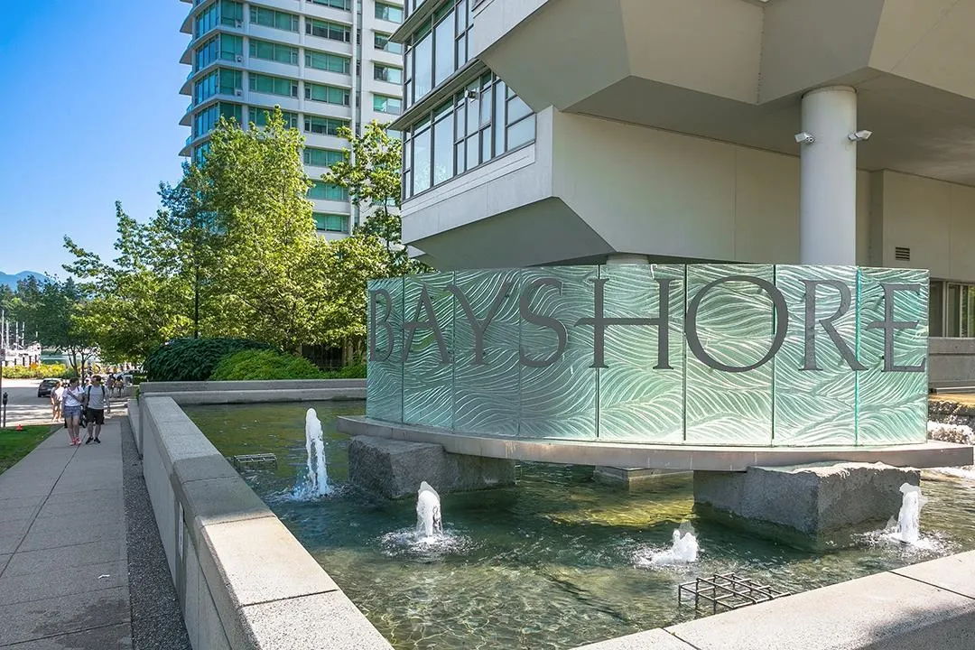 1002 1710 Bayshore Drive