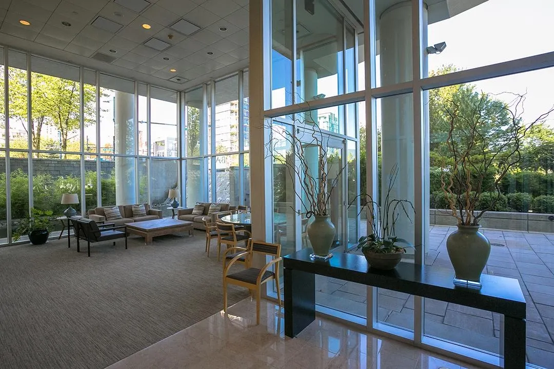 1002 1710 Bayshore Drive