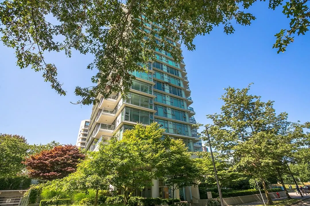 1002 1710 Bayshore Drive