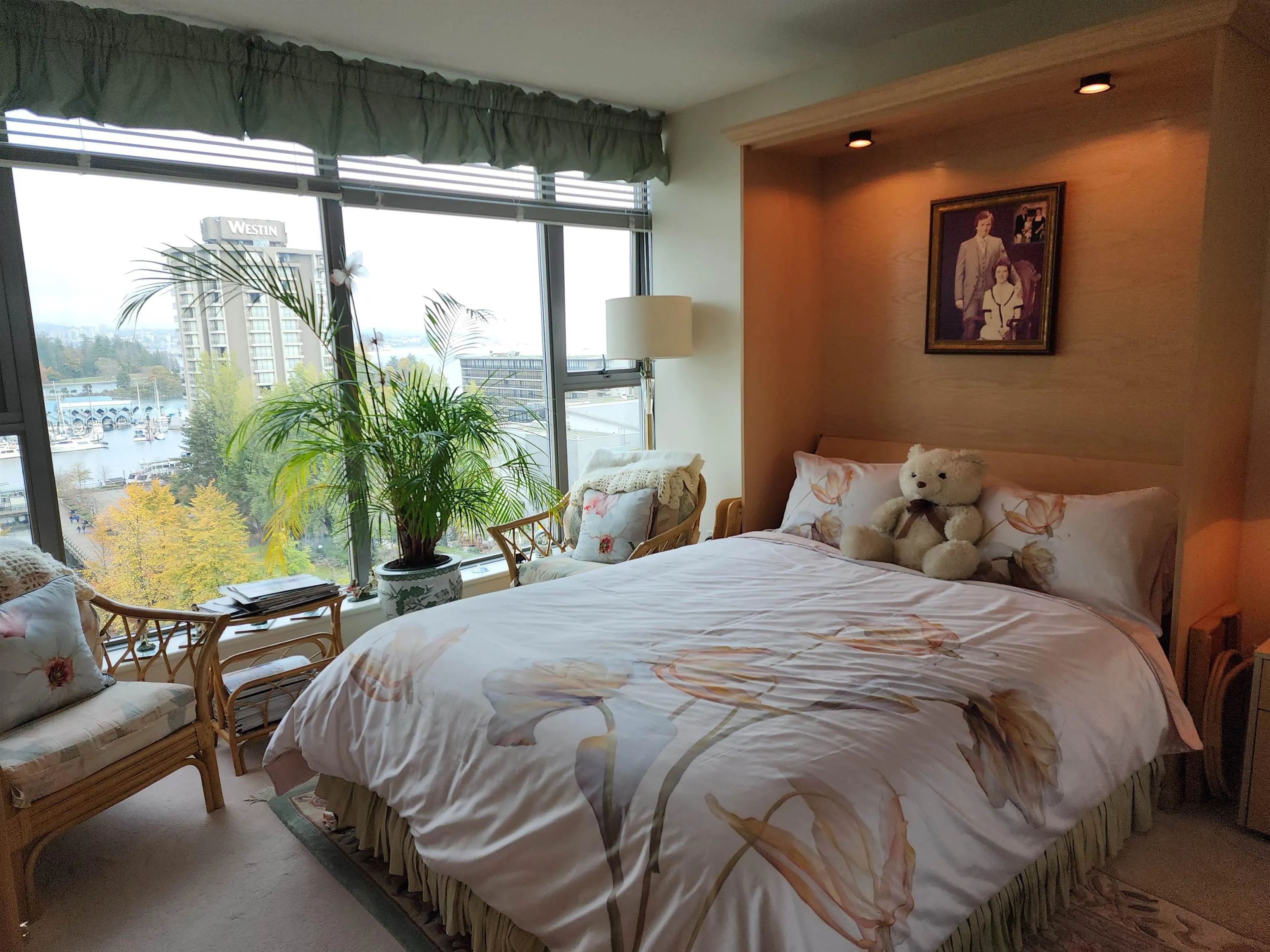 1002 1710 Bayshore Drive