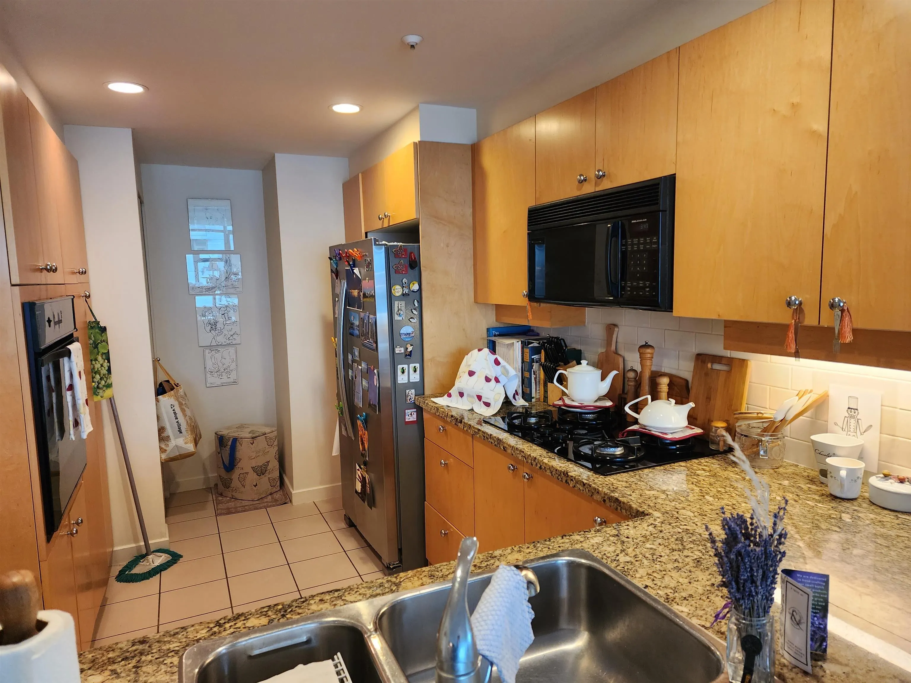 1002 1710 Bayshore Drive